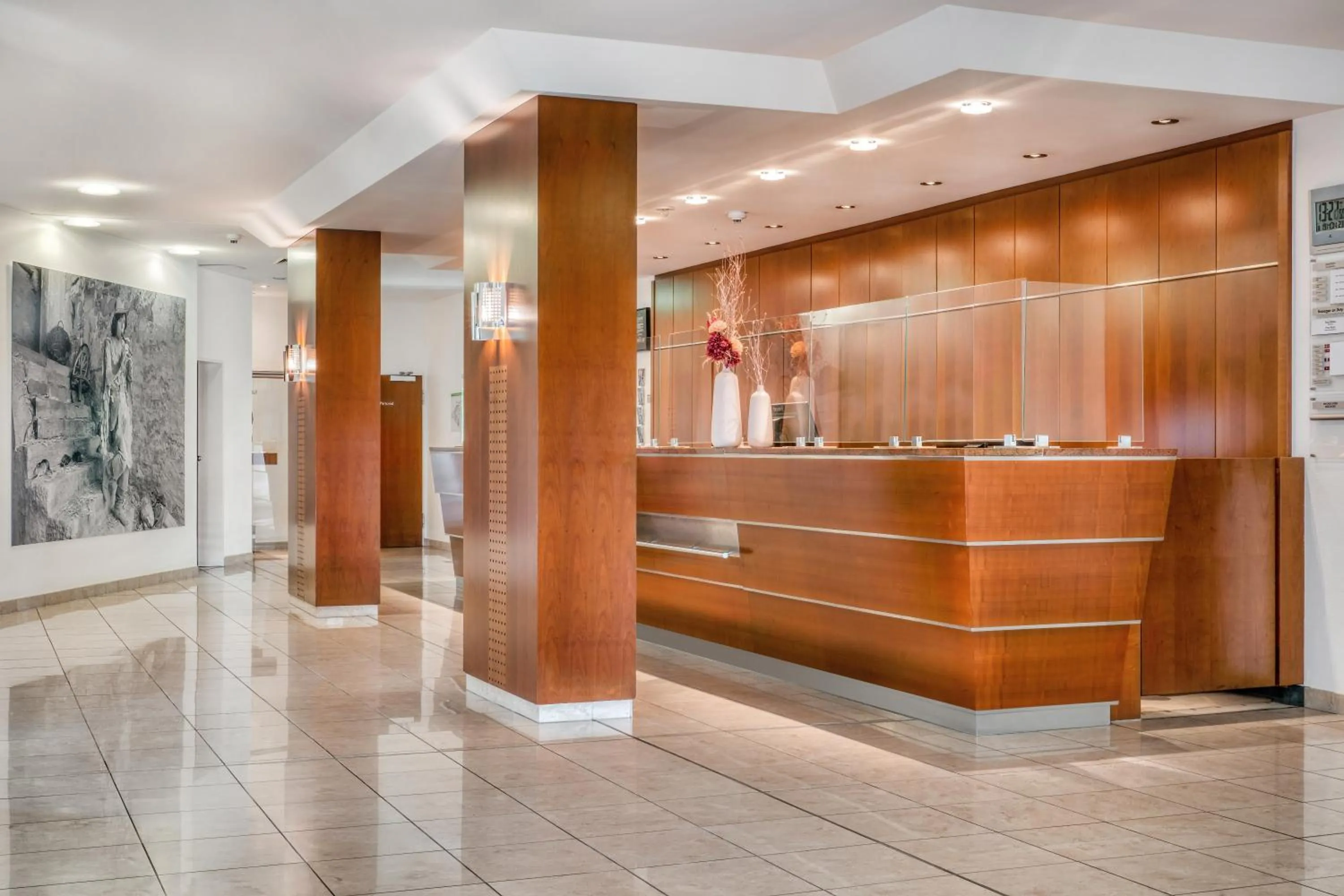 Lobby or reception in PARKHOTEL Hameln