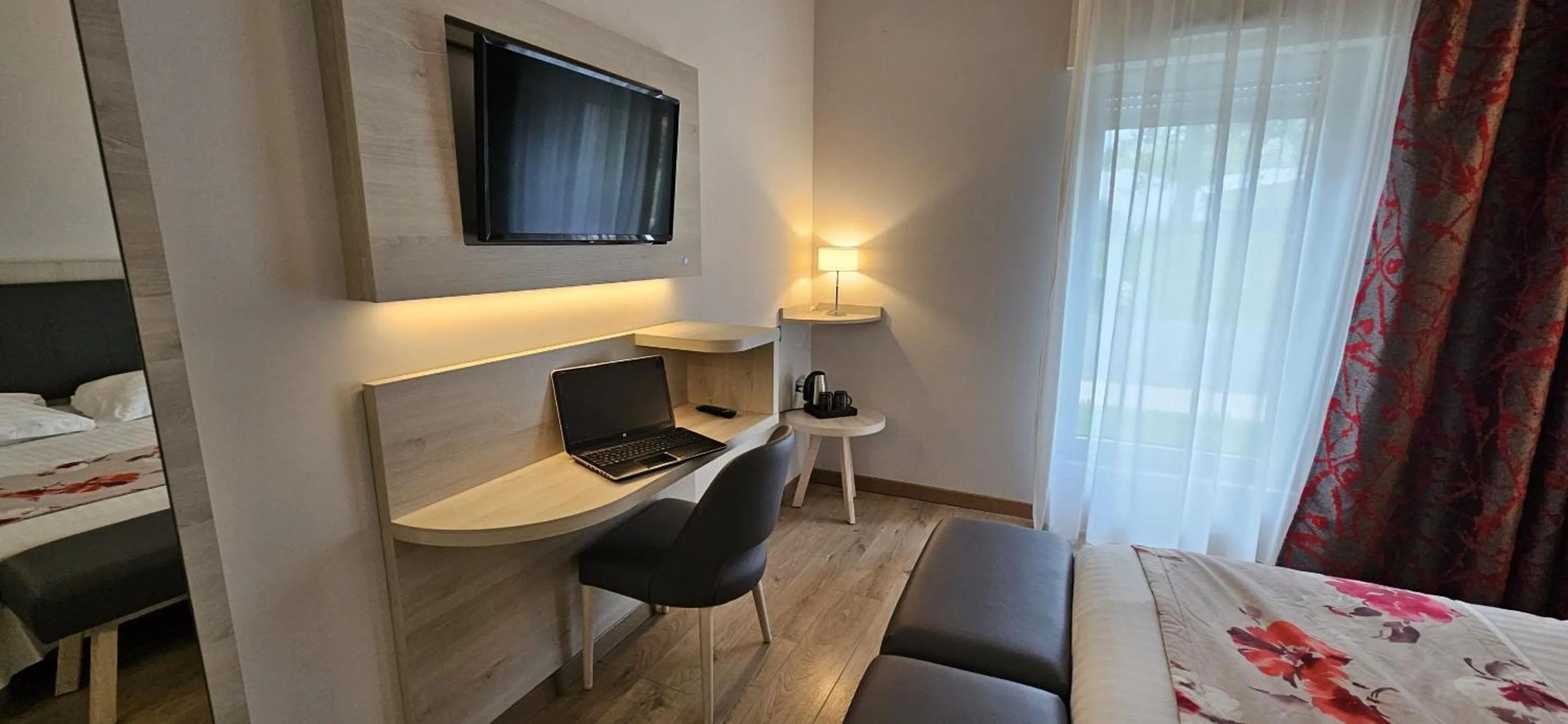 Bedroom, Bed in Berg'hotel