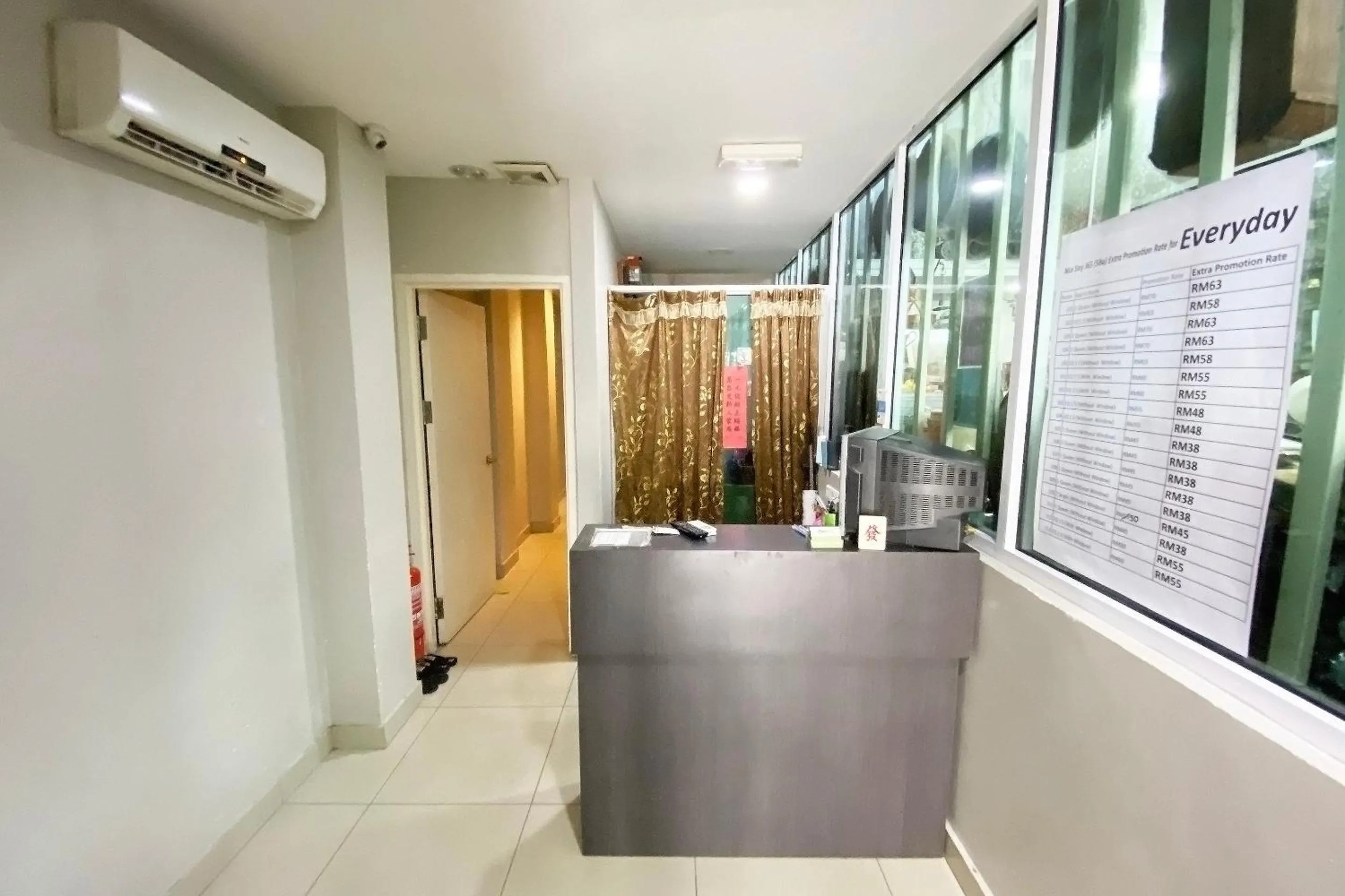 Lobby or reception in Hotel O Nice Stay Three Six Five Services