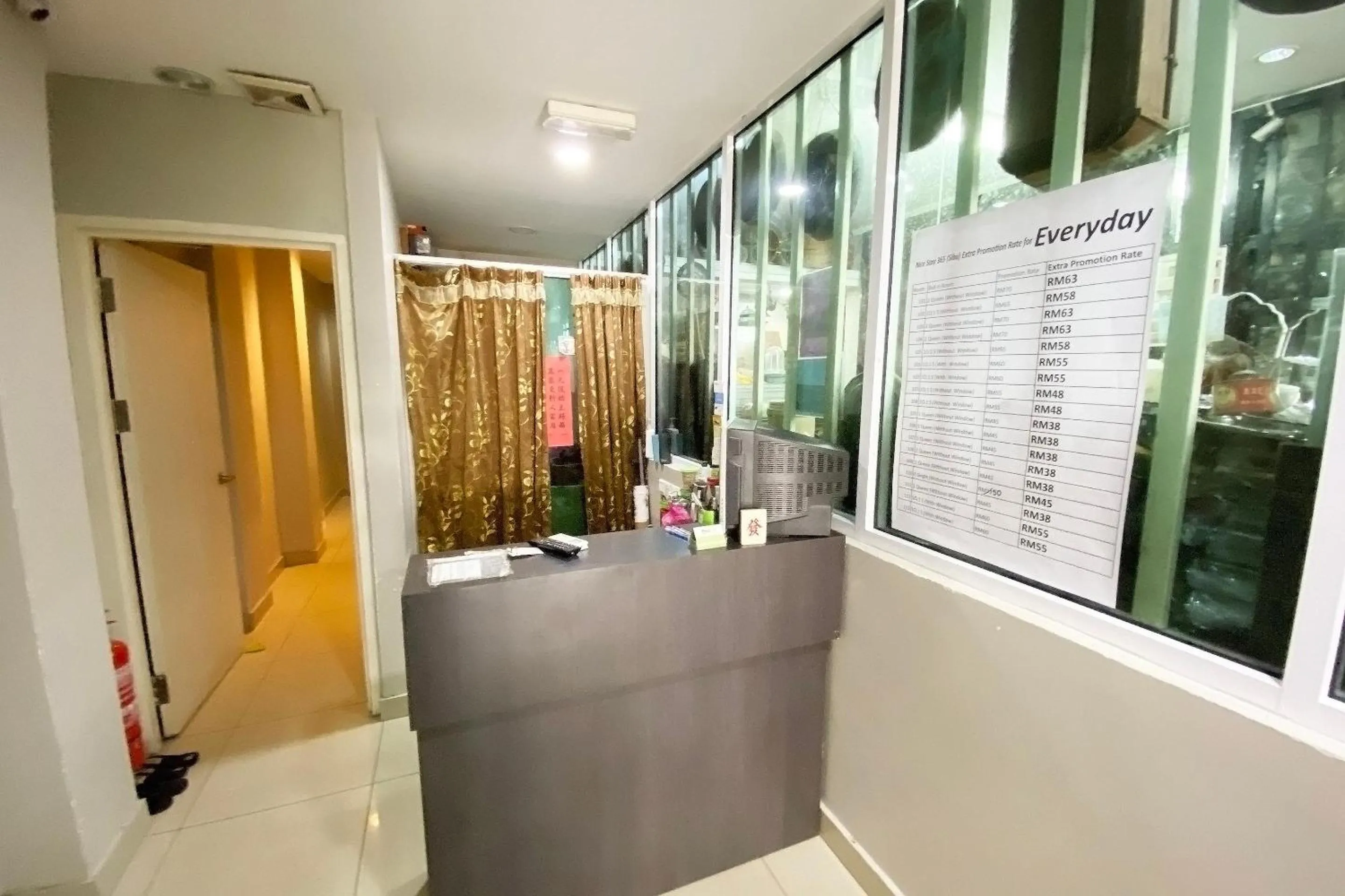 Lobby or reception in Hotel O Nice Stay Three Six Five Services