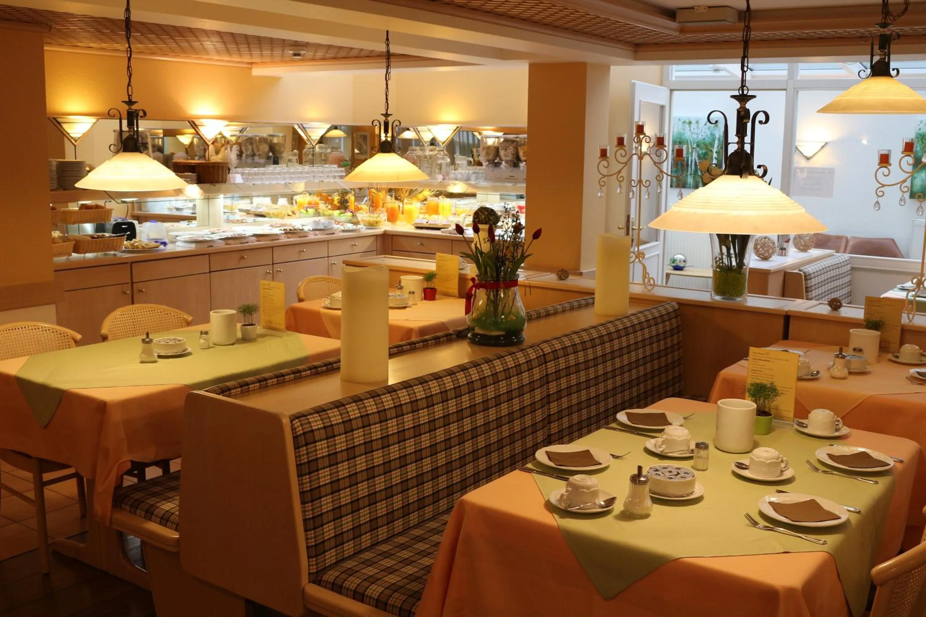 Buffet breakfast in Hotel Garni Rebgarten