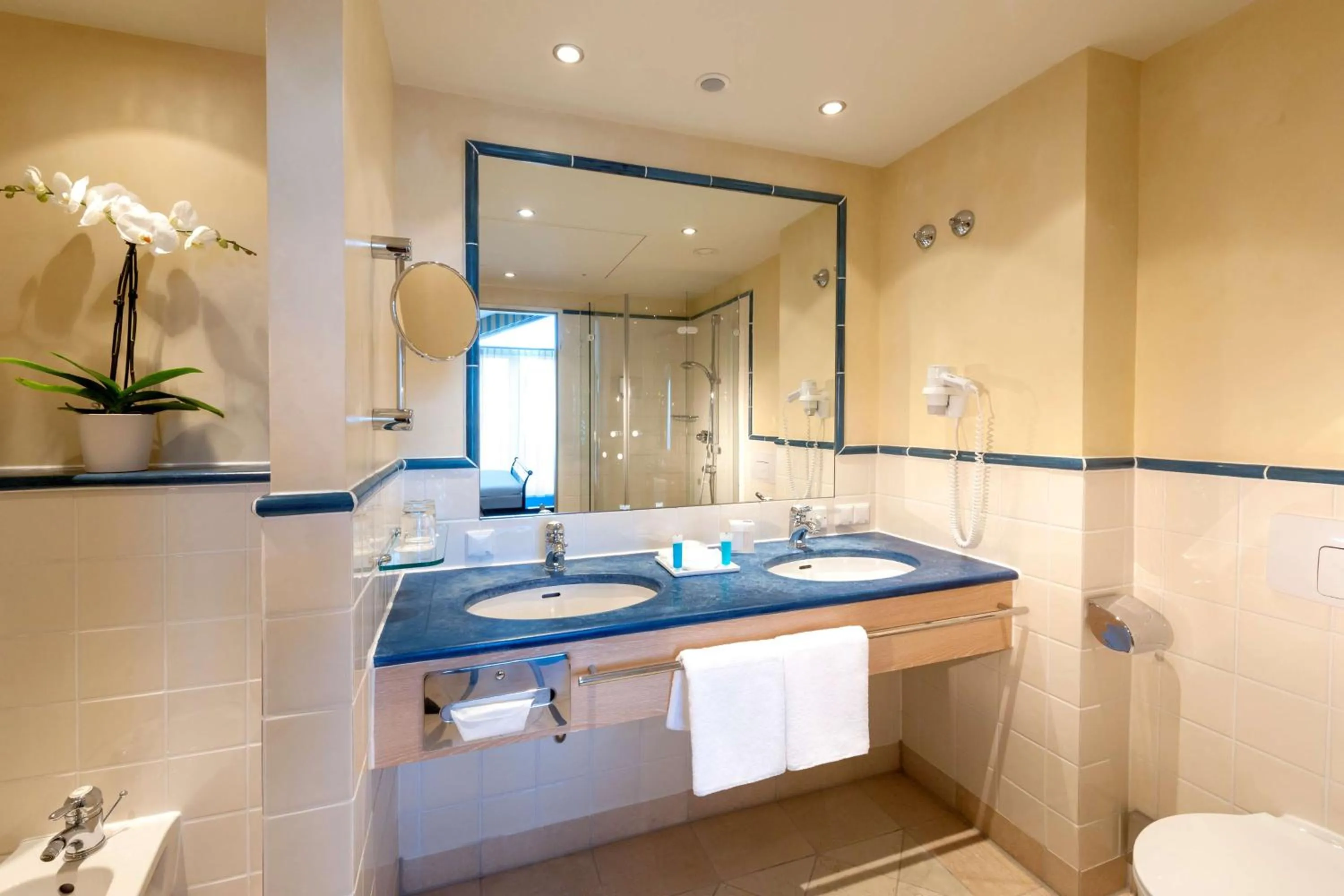 Photo of the whole room in Dorint Strandhotel Binz/Rügen