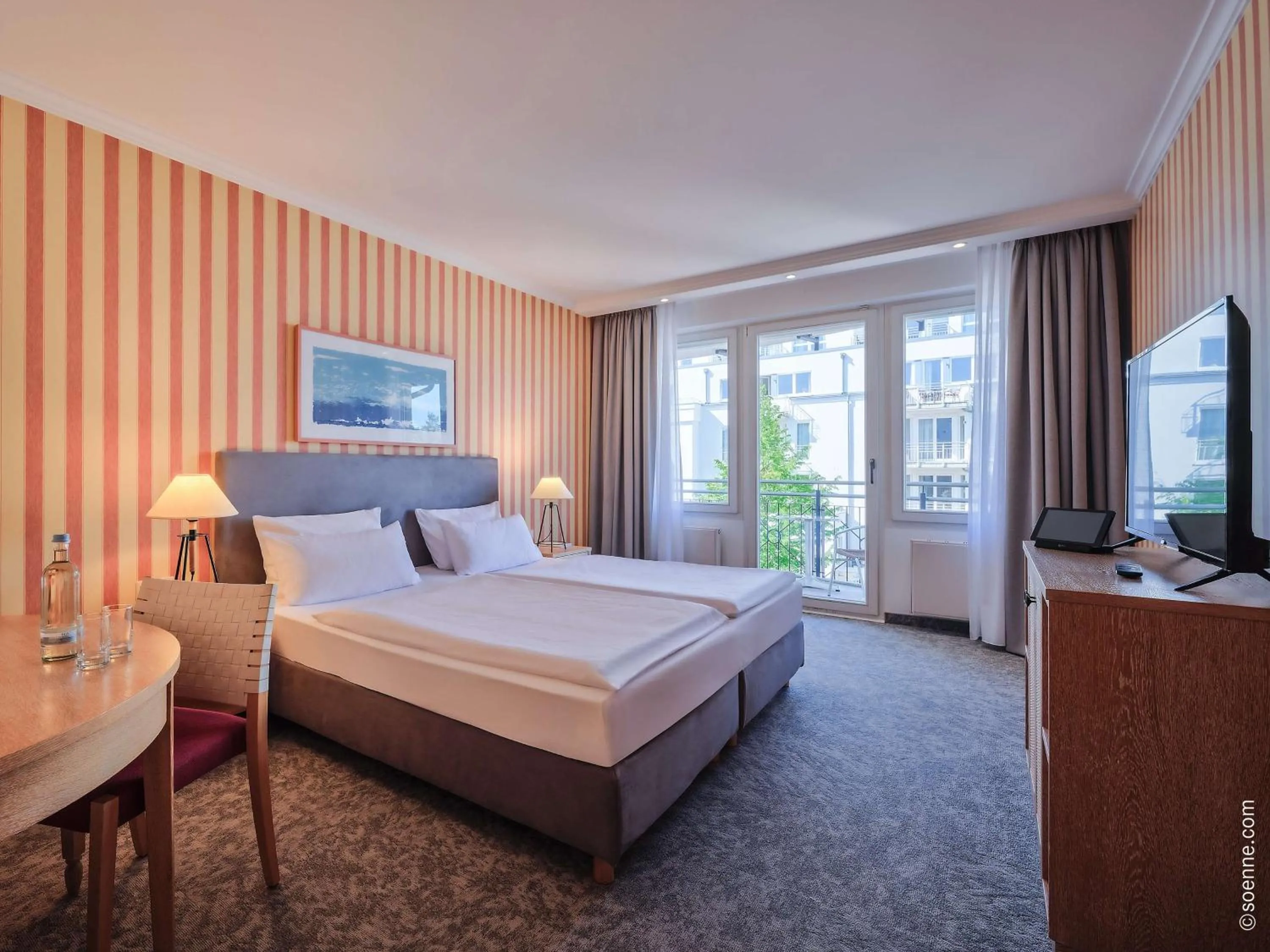 Bedroom, Bed in Dorint Strandhotel Binz/Rügen