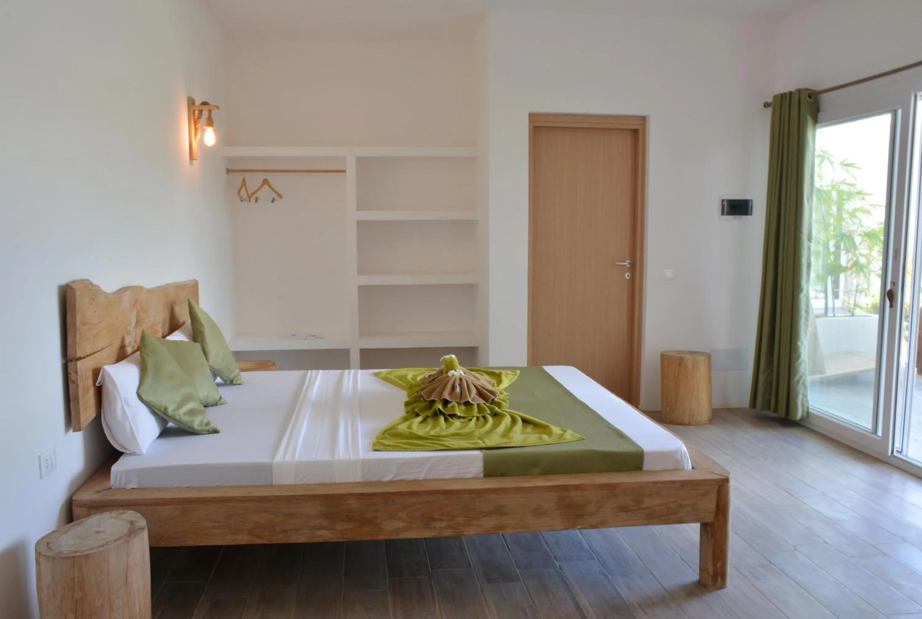 Seating area, Bed in La Base Hotel