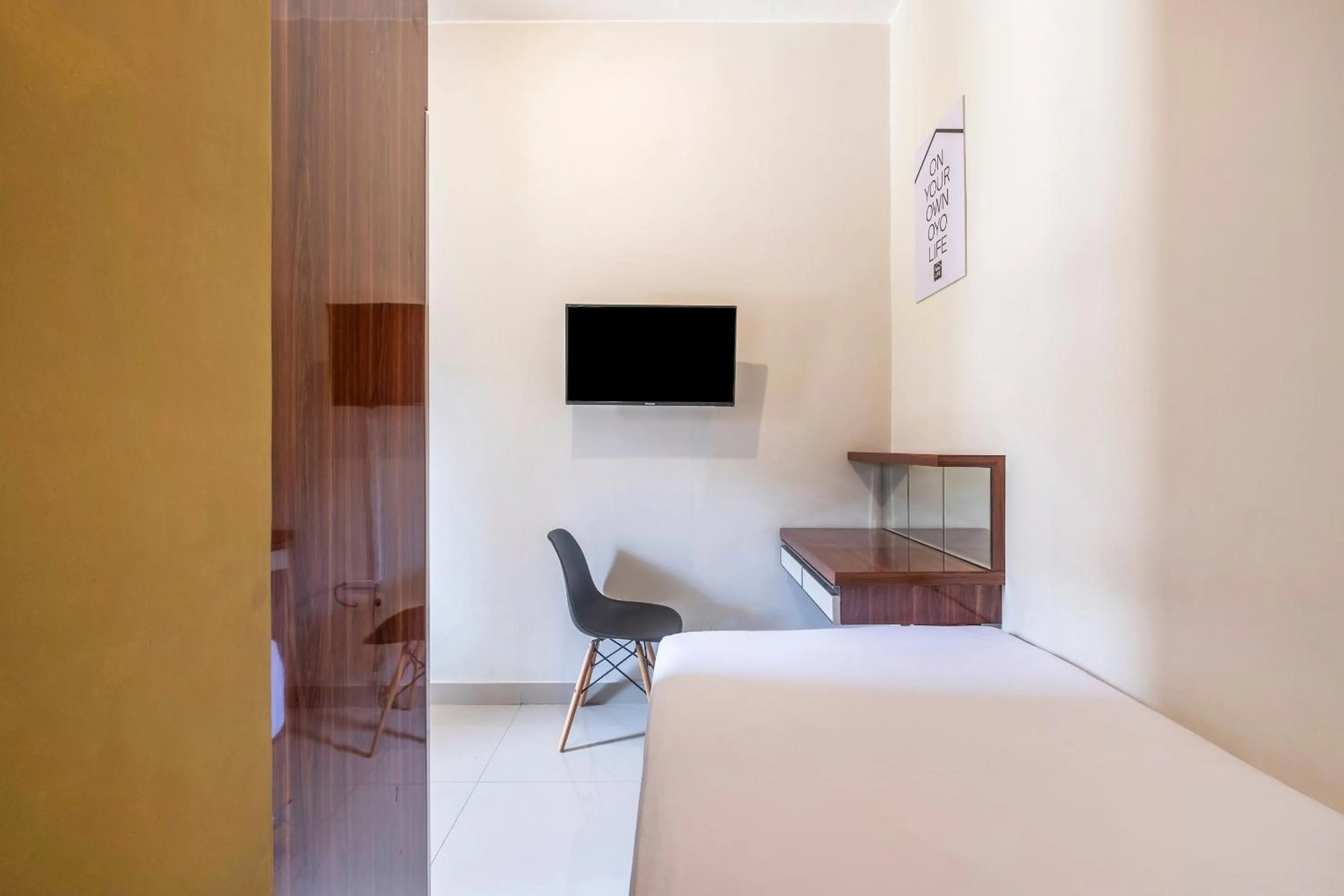 Bedroom, Bed in Koolkost near Stikes Cirebon