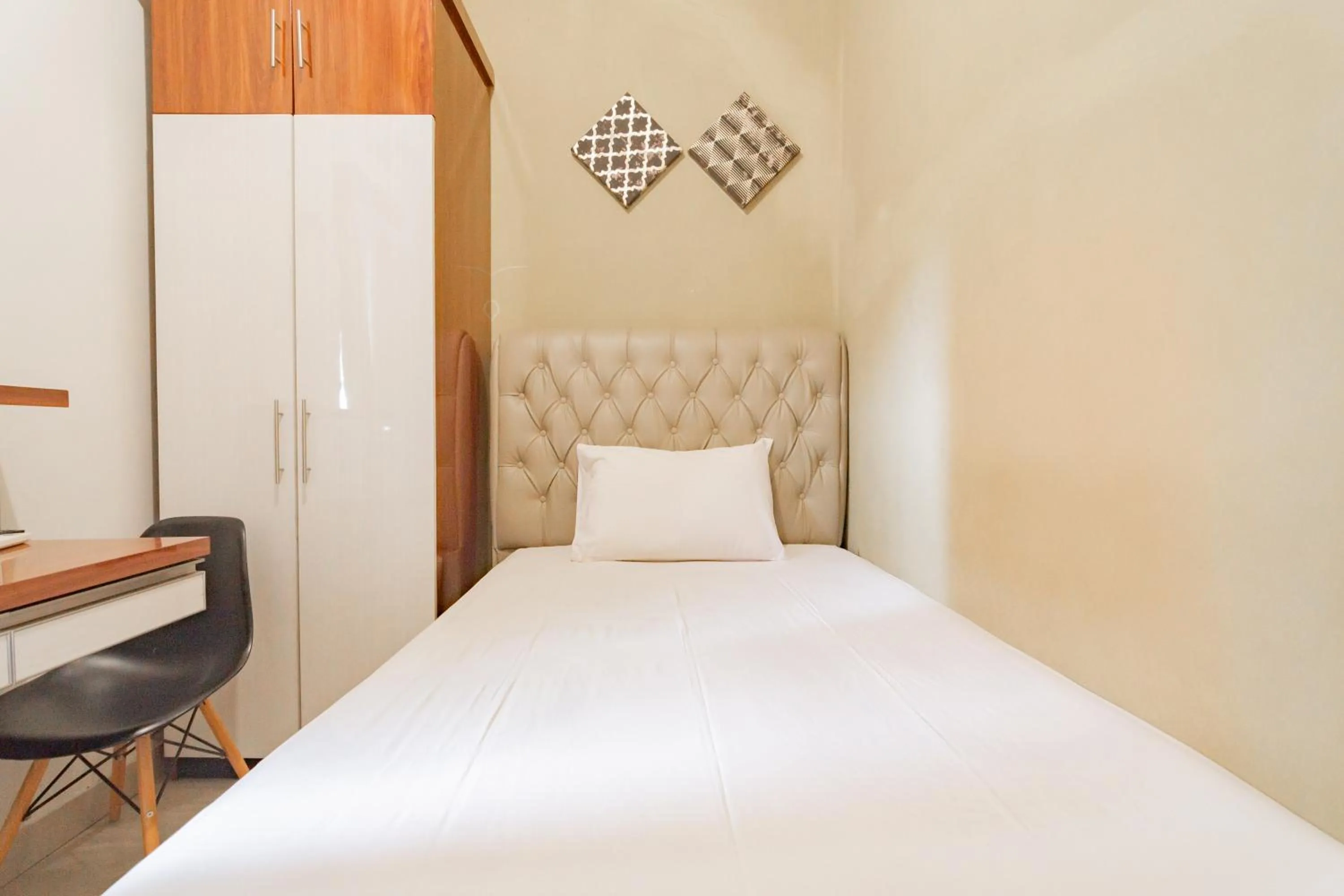 Bedroom, Bed in Koolkost near Stikes Cirebon