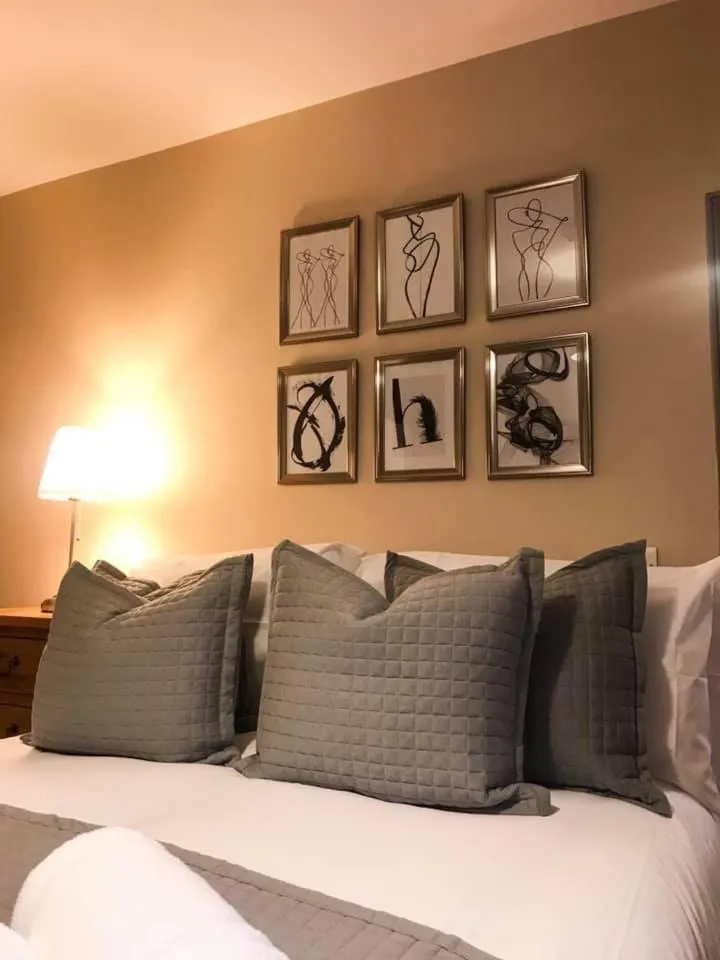 Bedroom, Bed in The White Hart Rooms