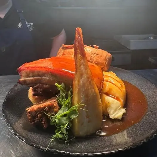 Restaurant/places to eat in The White Hart Rooms