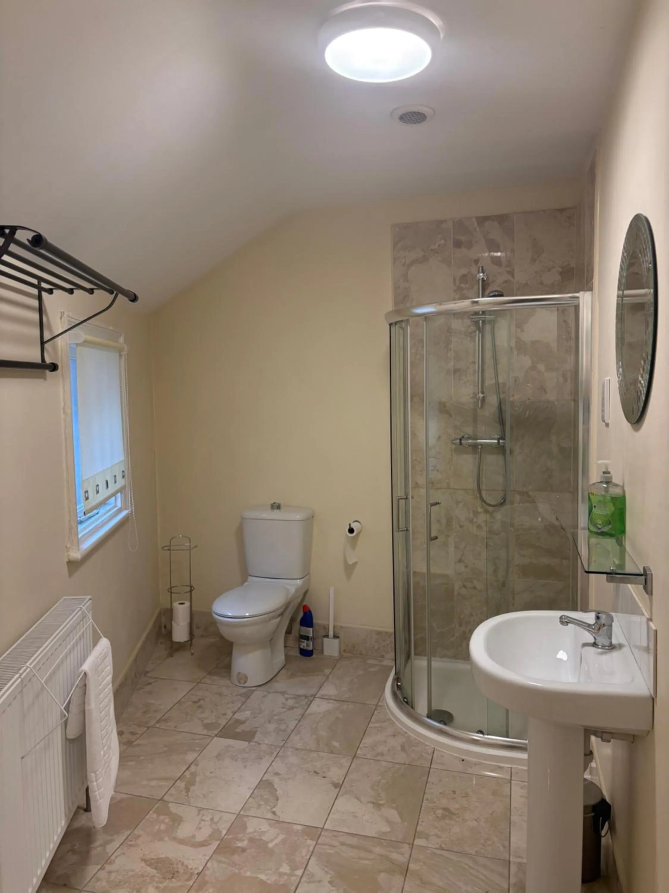 Shower in The White Hart Rooms