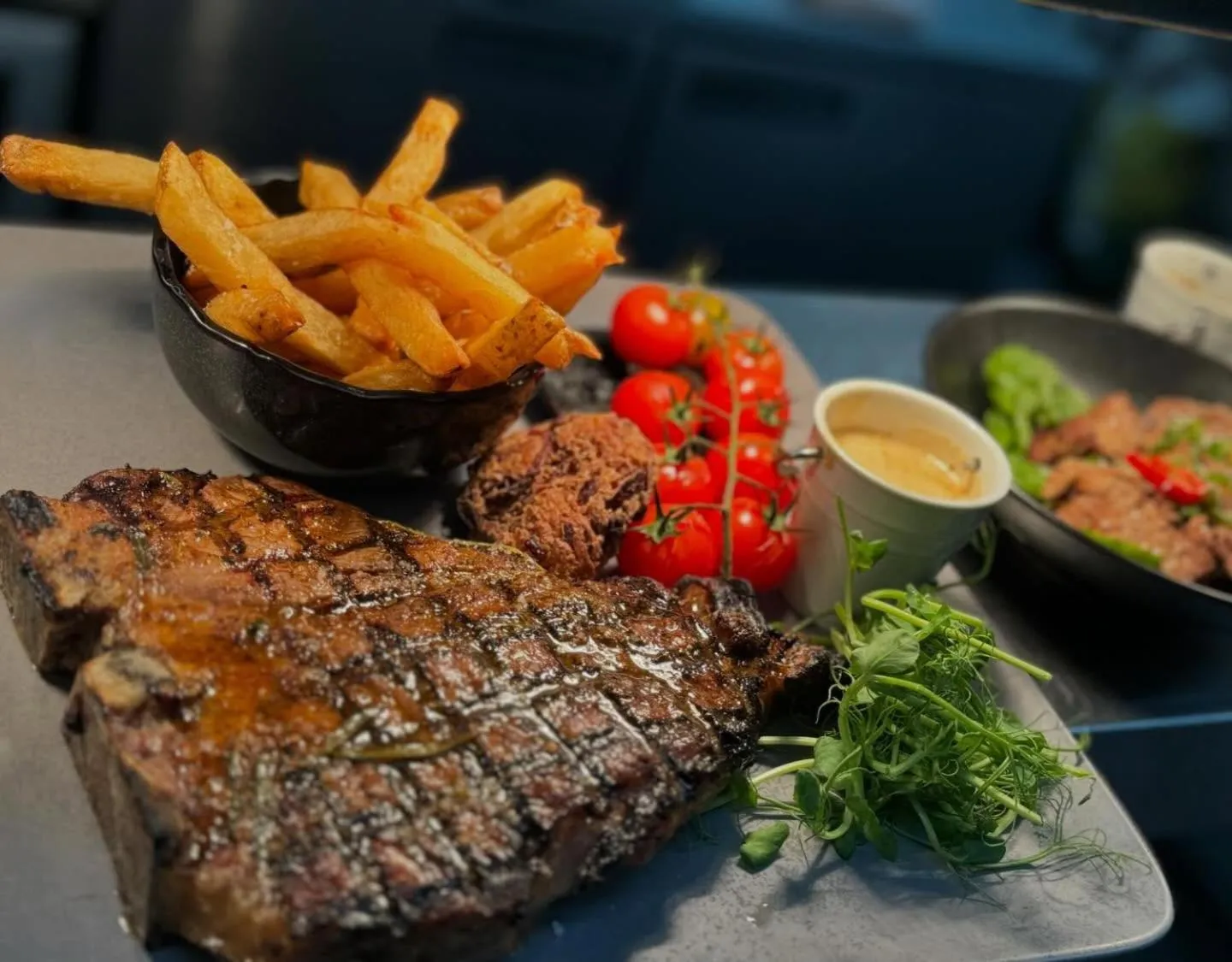 Restaurant/places to eat in The White Hart Rooms