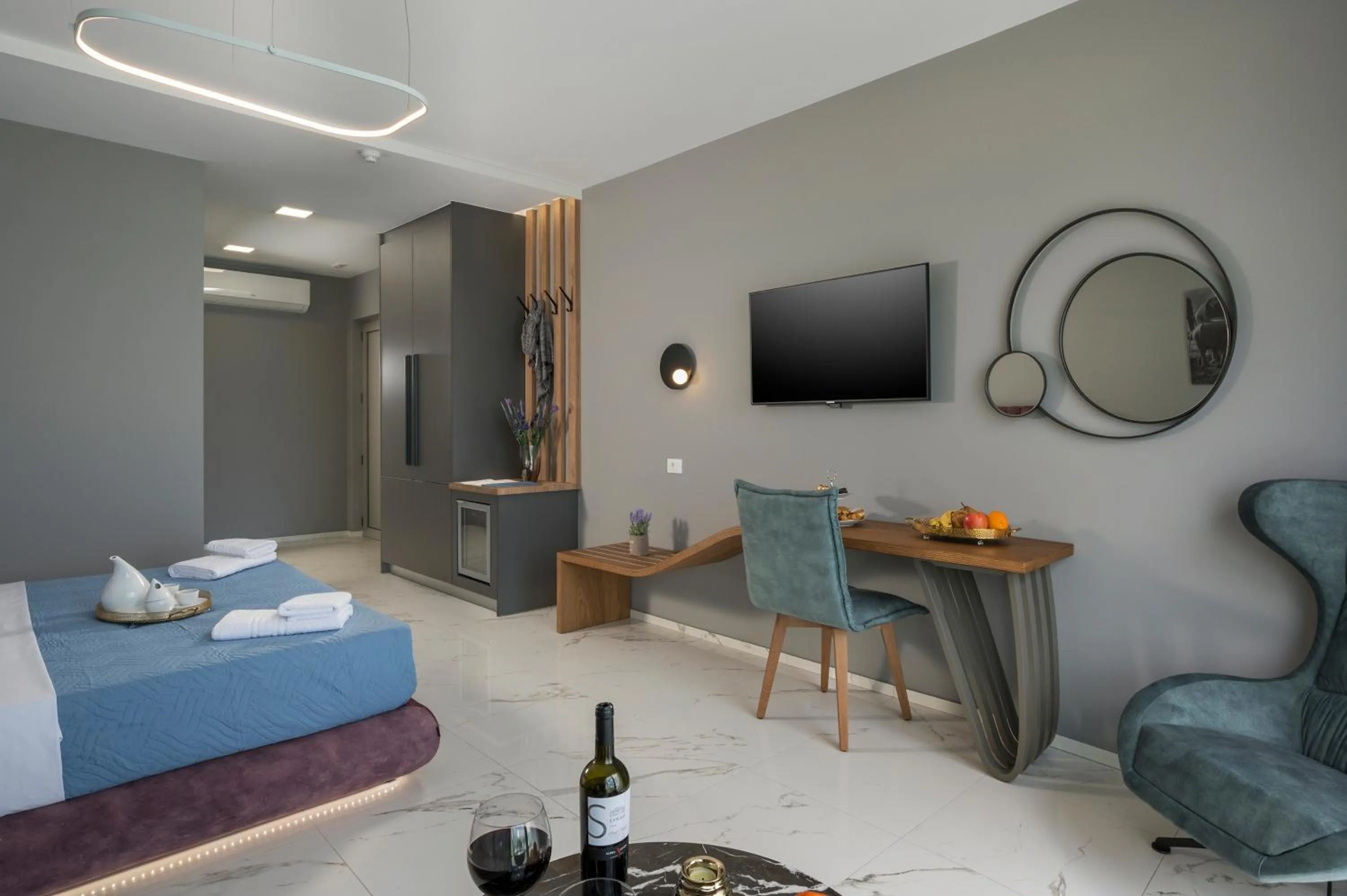 Photo of the whole room, Bed in Blue Elephant Boutique Hotel & Spa - Adults Only