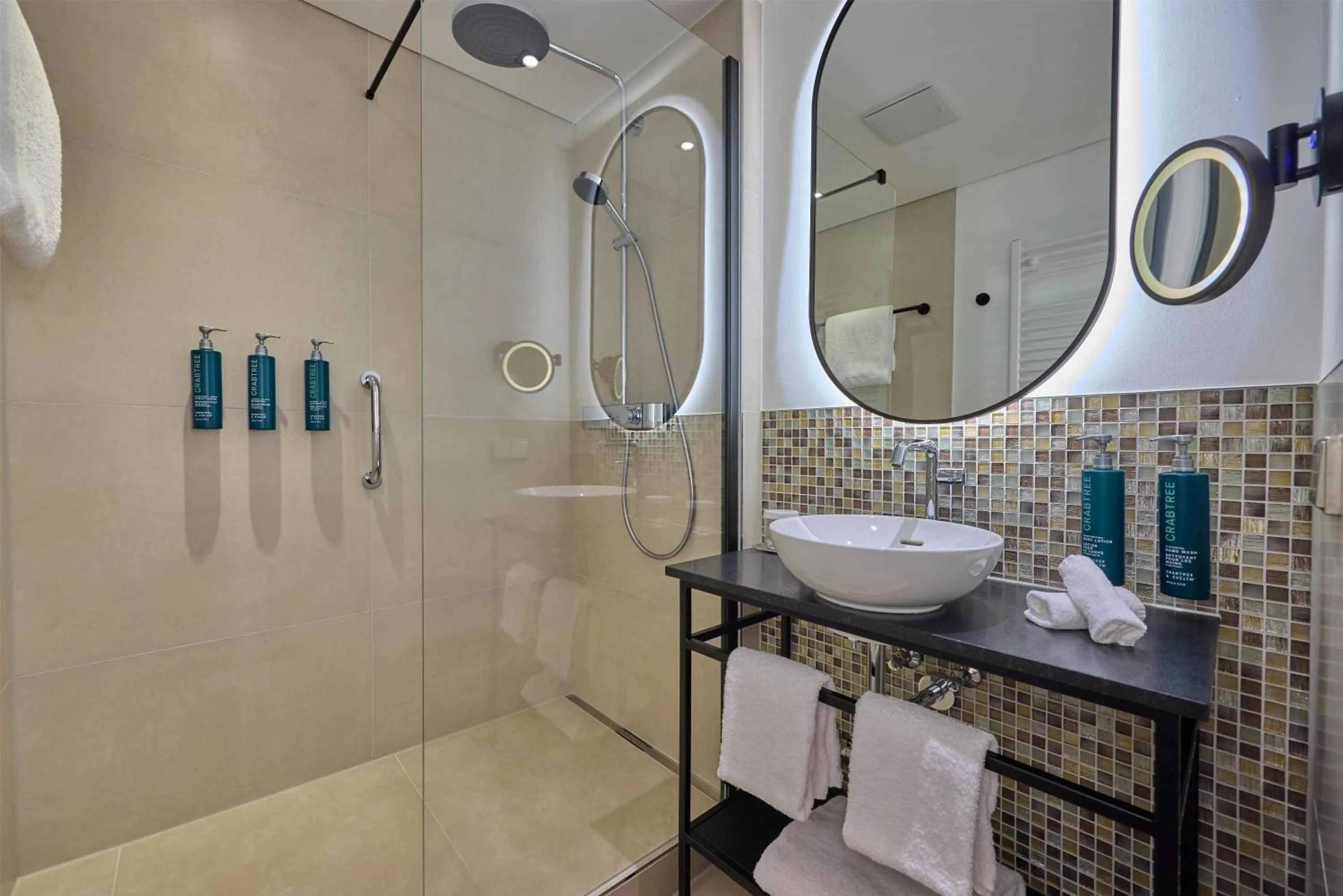 Bathroom in DoubleTree by Hilton Hannover Schweizerhof