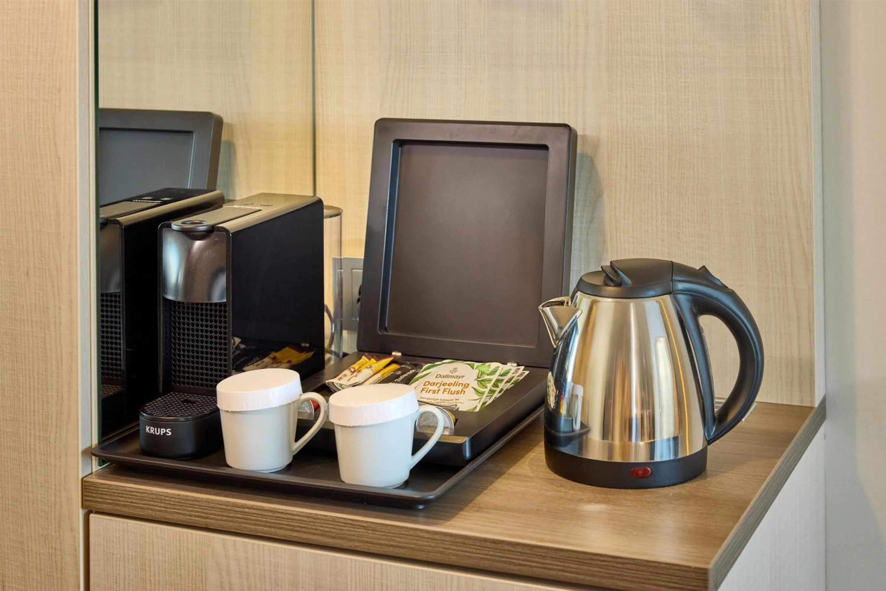 Photo of the whole room in DoubleTree by Hilton Hannover Schweizerhof