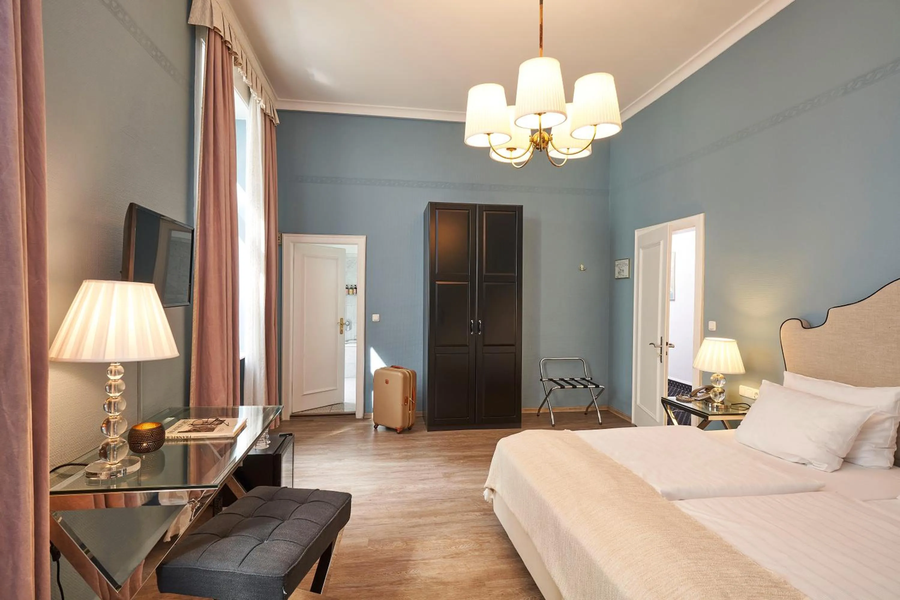 Bed in Hotel Monopol - Central Station