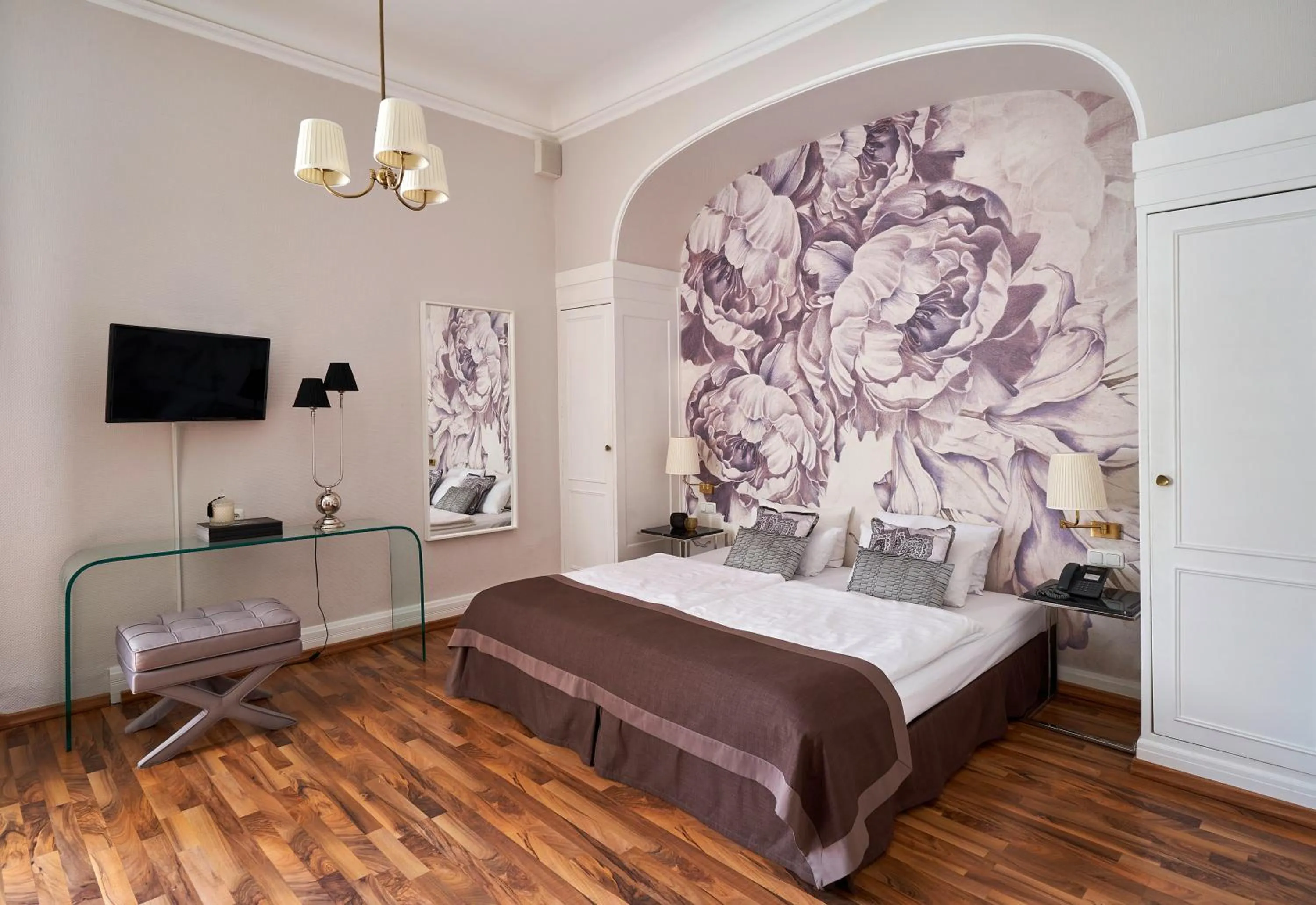 TV and multimedia, Bed in Hotel Monopol - Central Station