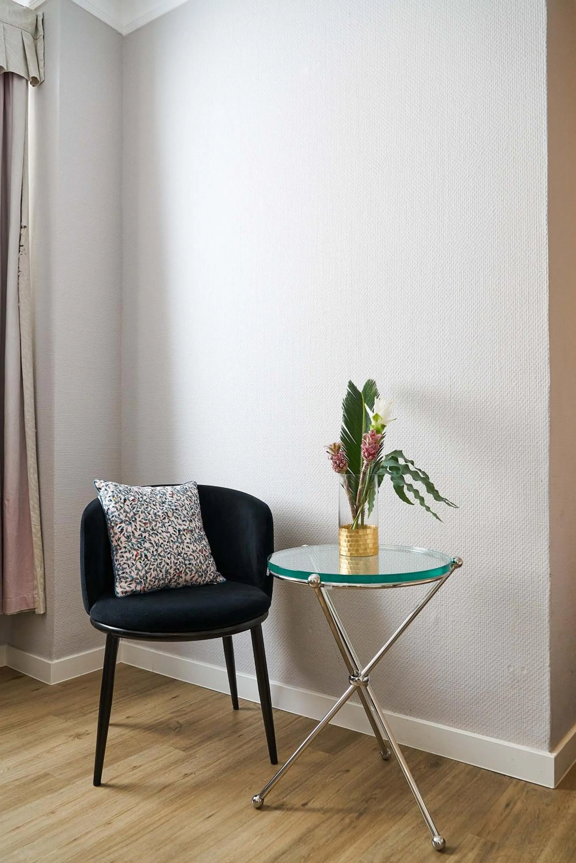 Seating area in Hotel Monopol - Central Station