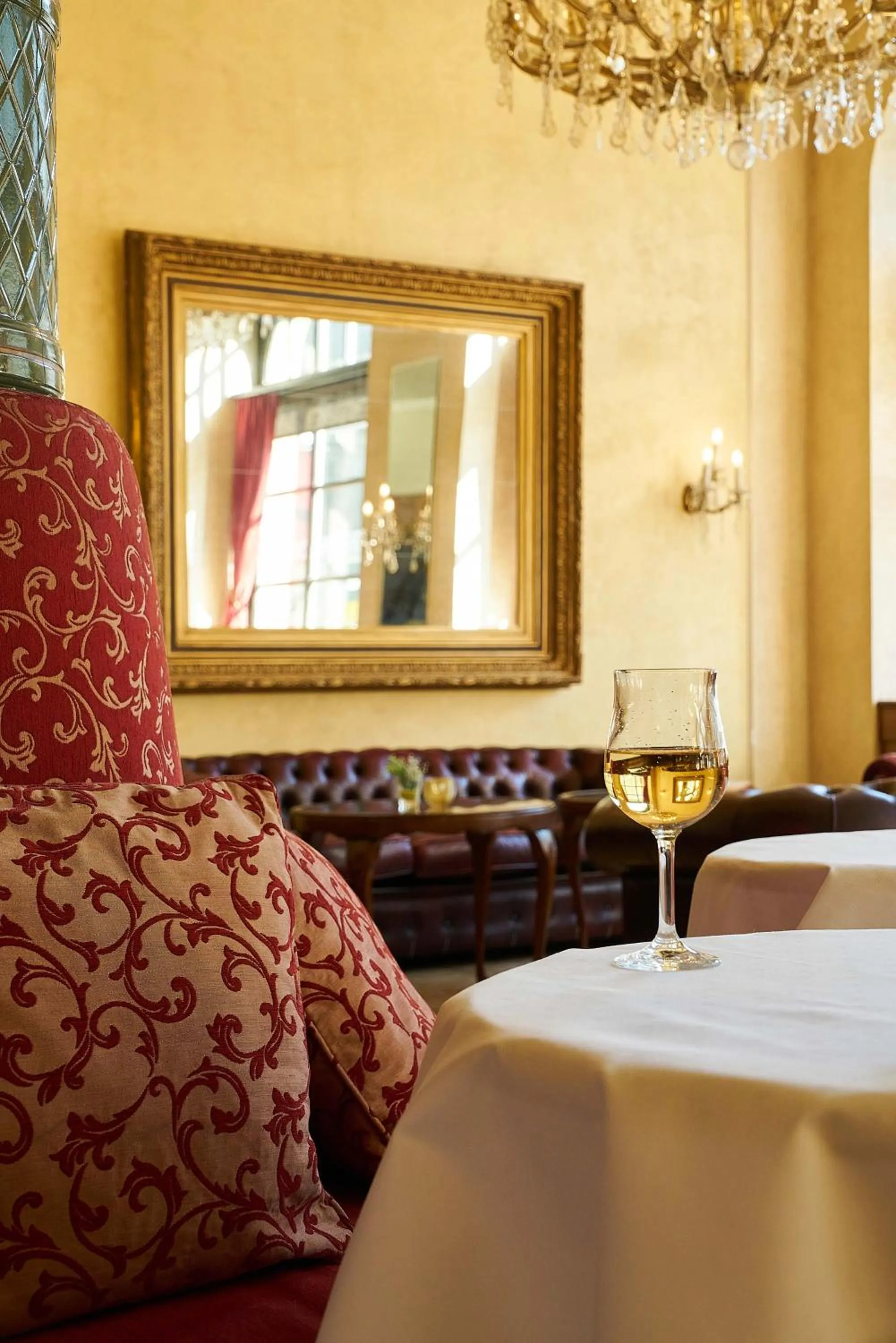 Restaurant/places to eat in Hotel Monopol - Central Station