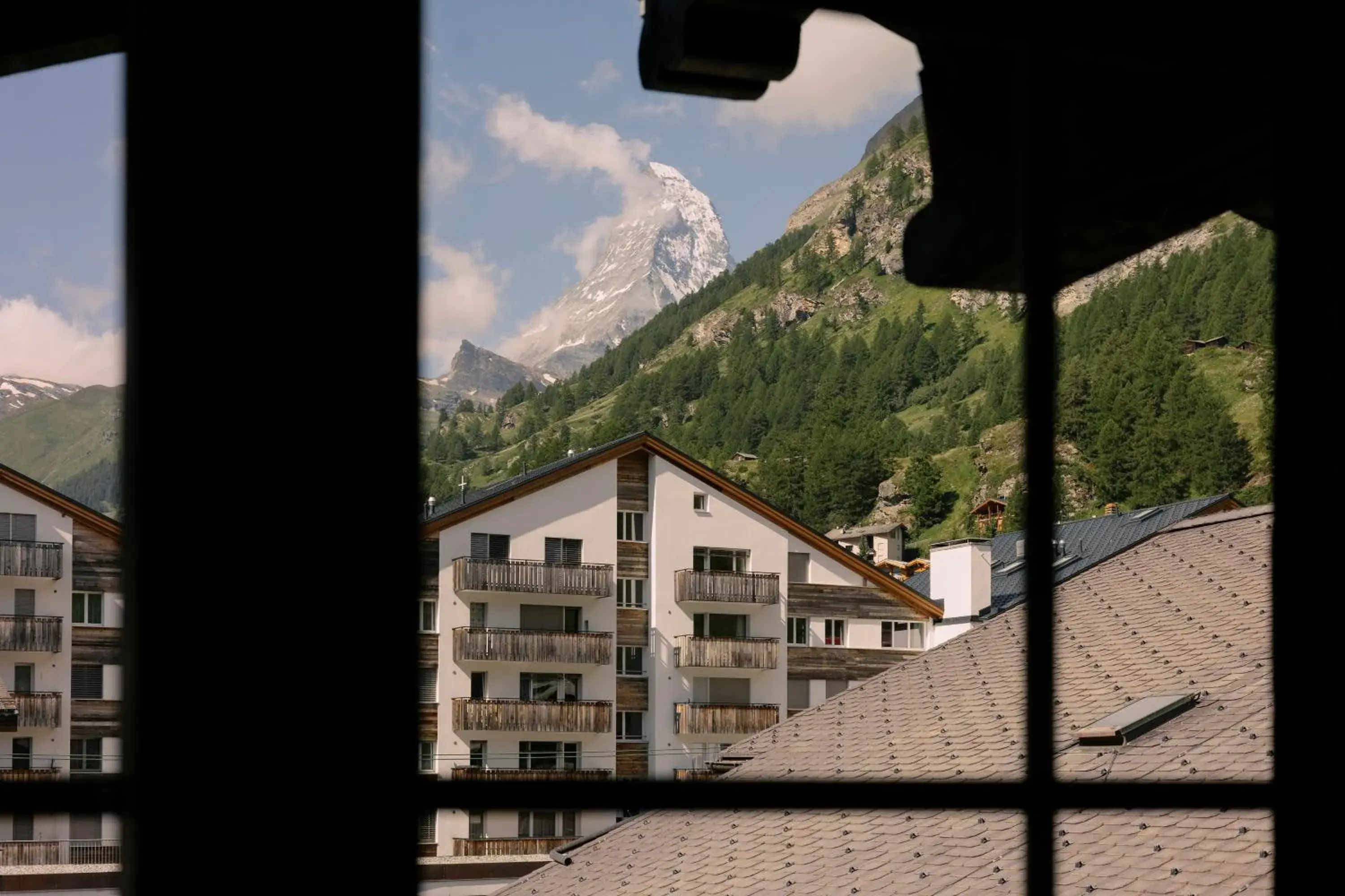 Friends & Family View Suite in SCHLOSS Zermatt - CBD & Adaptogenic Spa and Sport Hotel Friends & Family View Suite in SCHLOSS Zermatt - CBD & Adaptogenic Spa and Sport Hotel