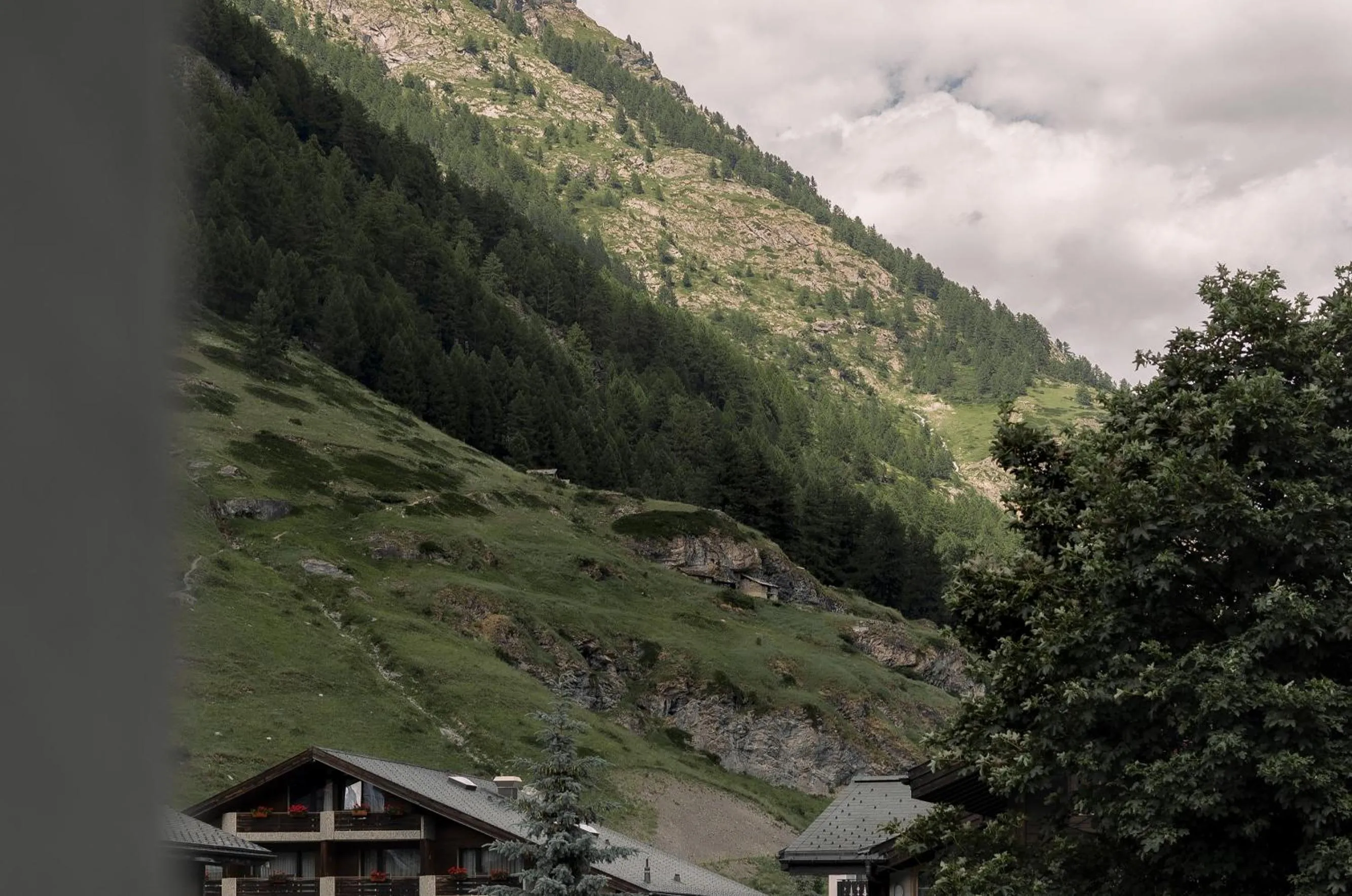 Day in SCHLOSS Zermatt - CBD & Adaptogenic Spa and Sport Hotel