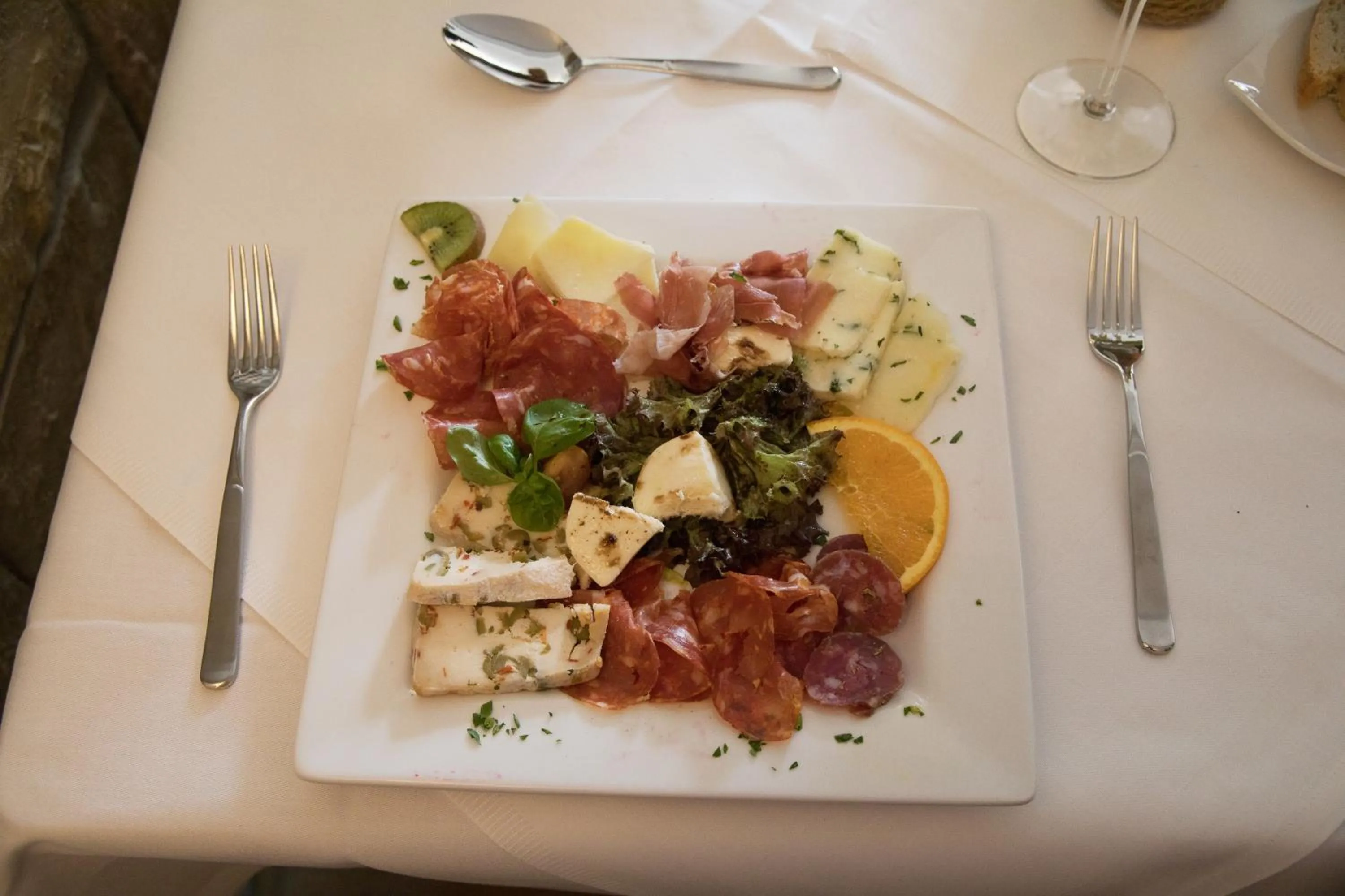 Dining area in Landgasthof-Hotel Zur Linde