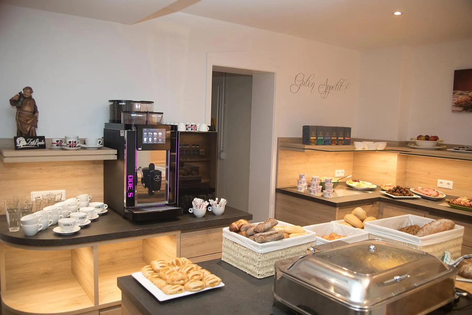 Buffet breakfast in Landgasthof-Hotel Zur Linde