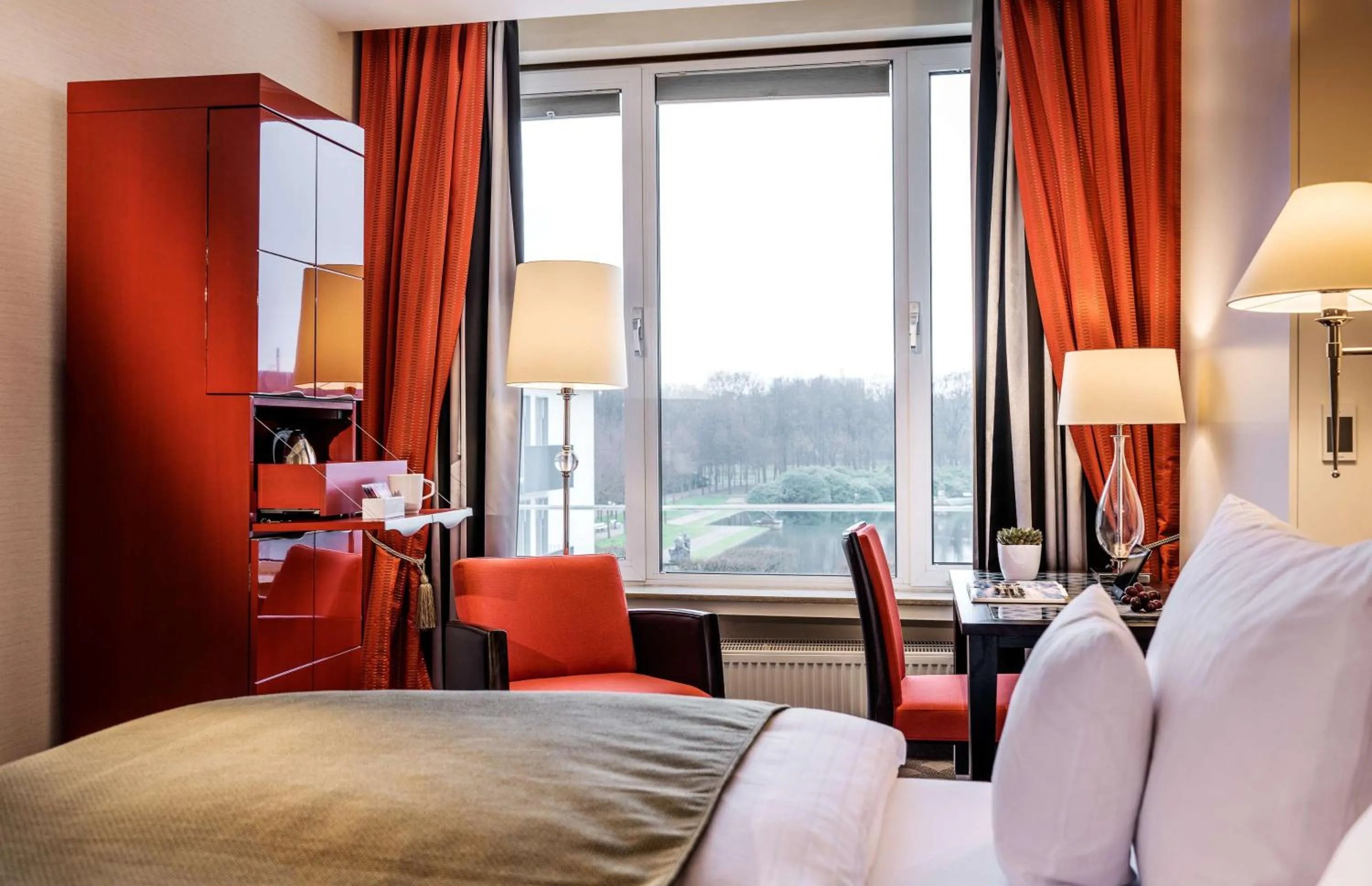 View (from property/room), Bed in Parkhotel Bremen – ein Mitglied der Hommage Luxury Hotels Collection