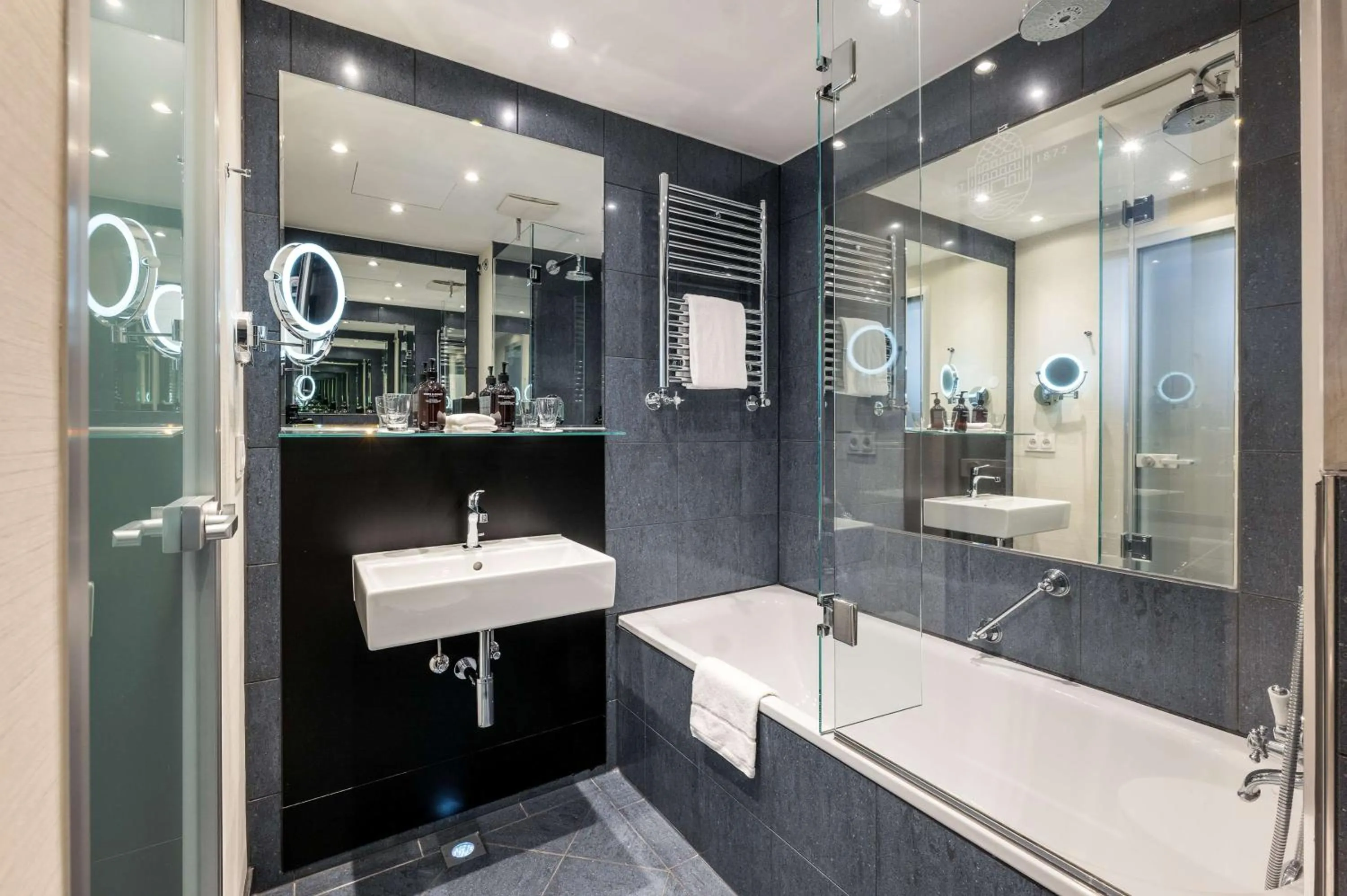 Bathroom in Parkhotel Bremen – ein Mitglied der Hommage Luxury Hotels Collection