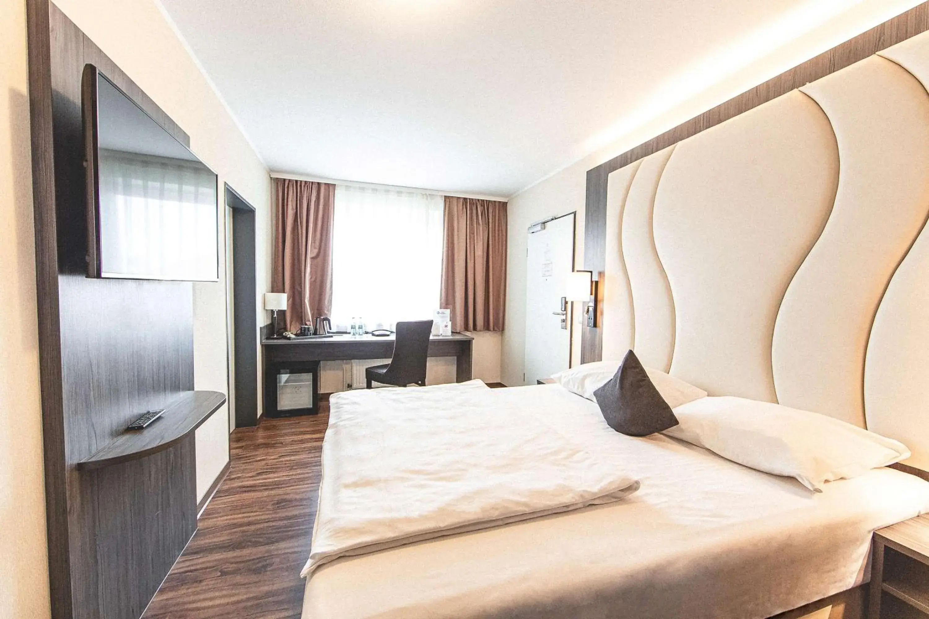 Standard Single Room - single occupancy in Best Western PLAZA Hotel Grevenbroich Standard Single Room - single occupancy in Best Western PLAZA Hotel Grevenbroich