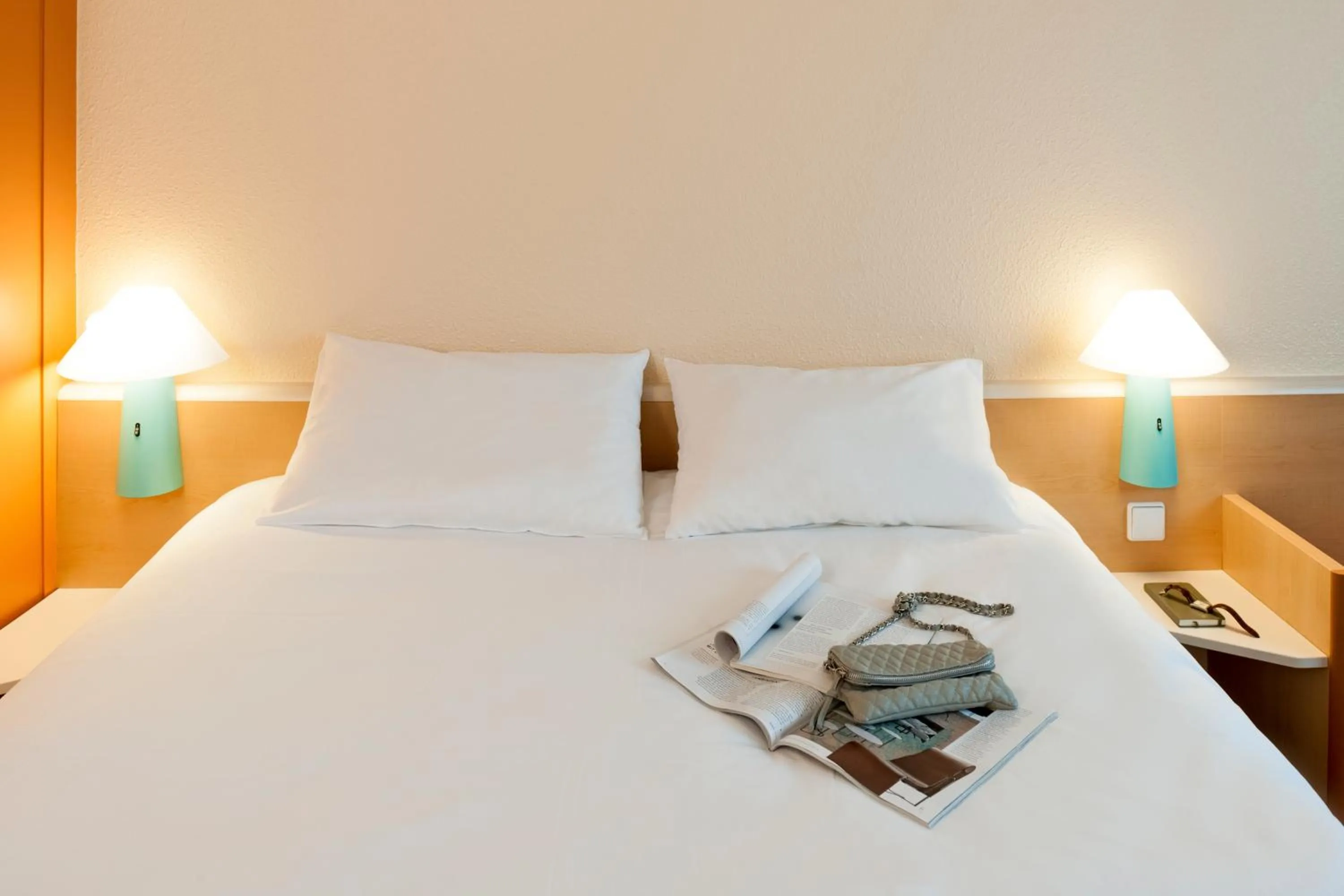 Bed in ibis Berlin City Potsdamer Platz