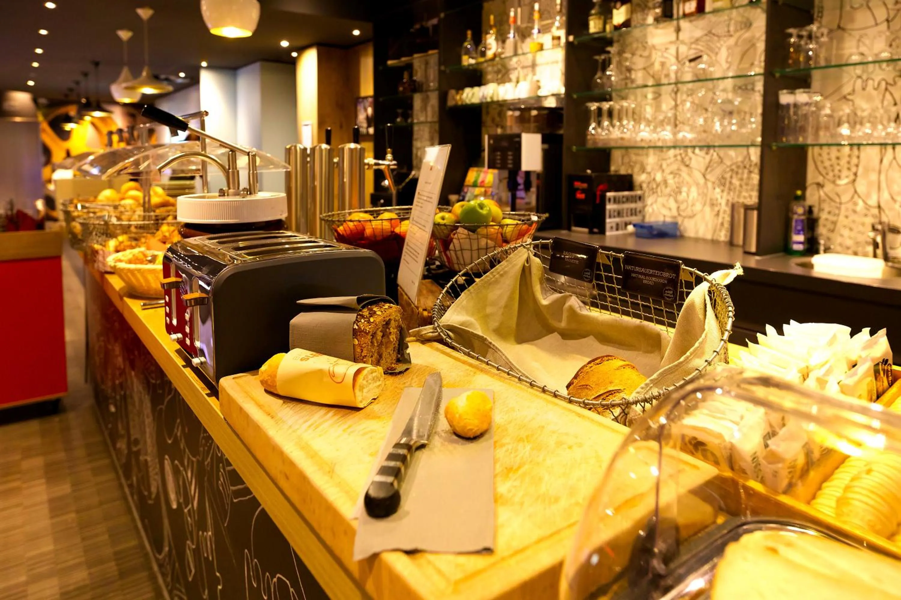 Food and drinks in ibis Berlin City Potsdamer Platz