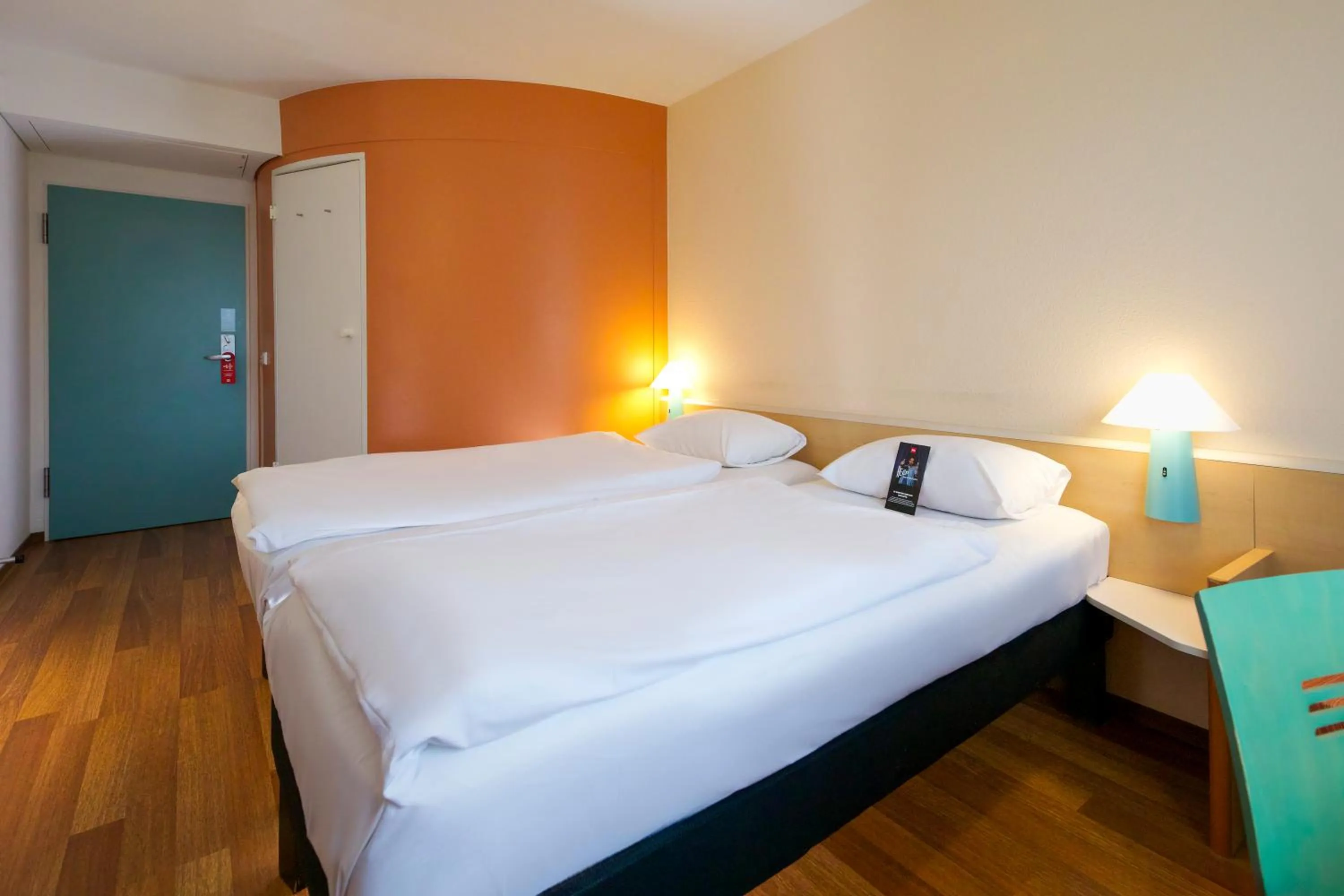 Bed in ibis Berlin City Potsdamer Platz