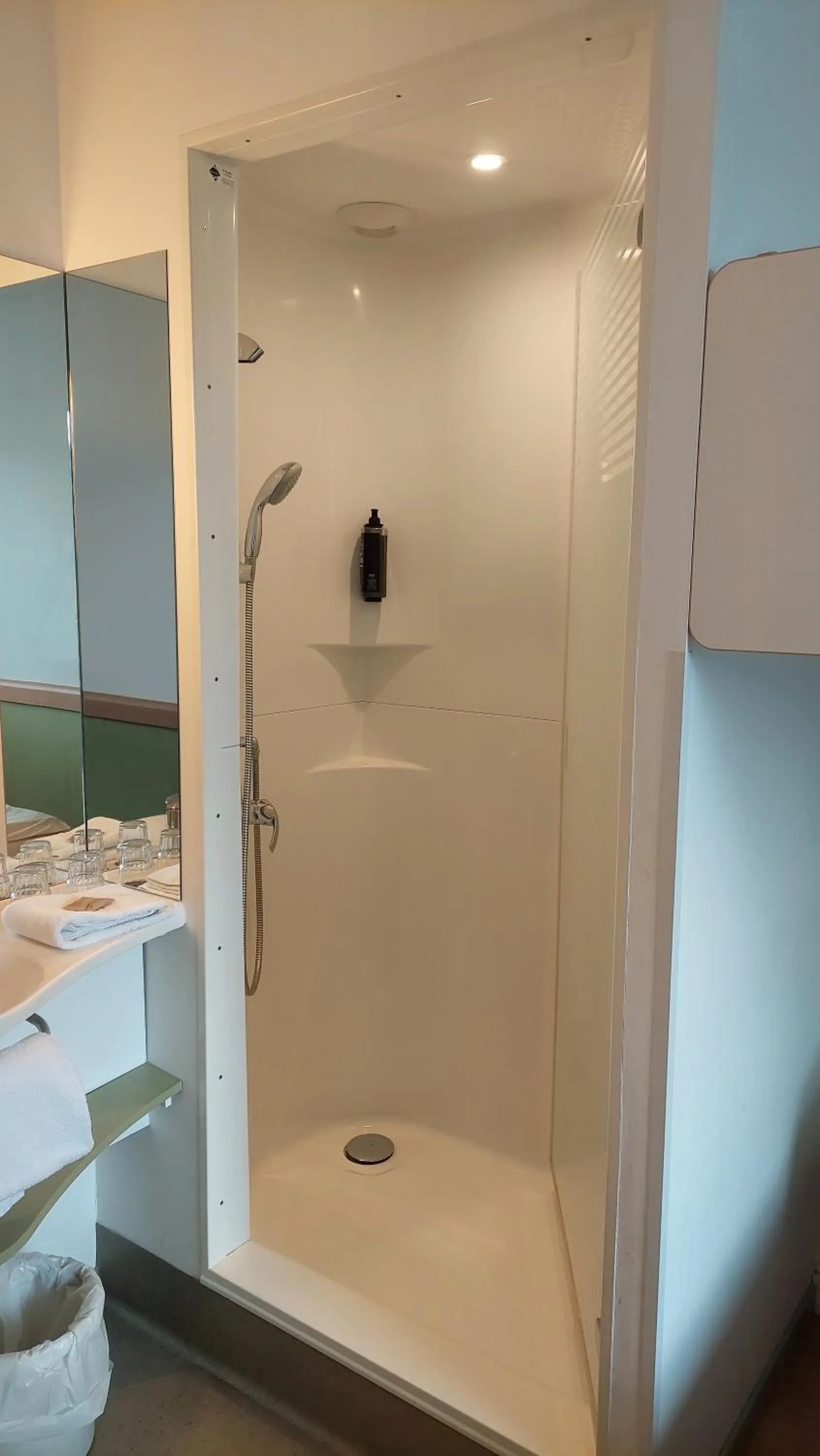 Bathroom in ibis budget Nürnberg City Messe