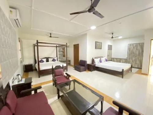 Living room, Bed in Casa Blanca - A Boutique Resort