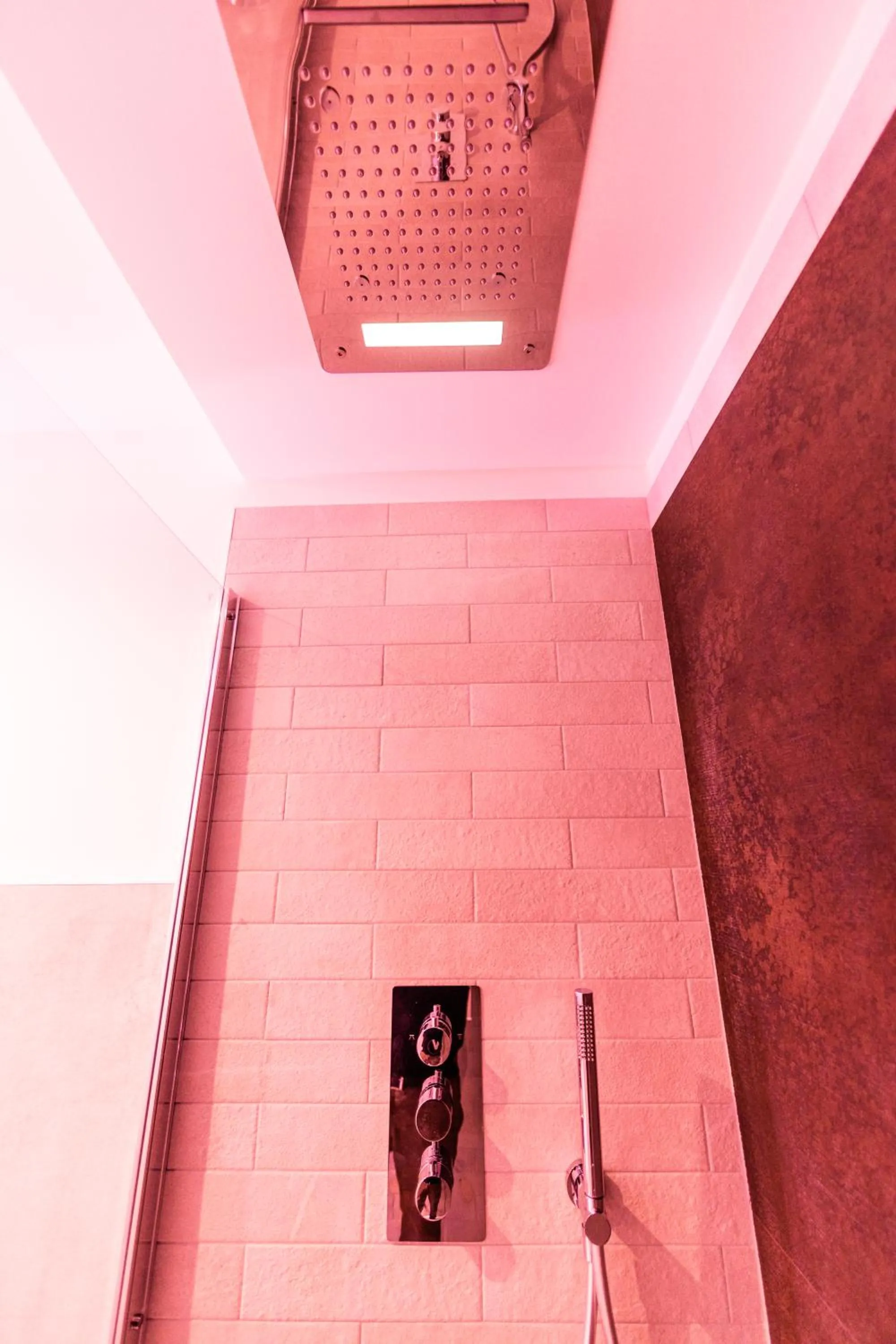 Bathroom in Vincent Suite Luxury B&B