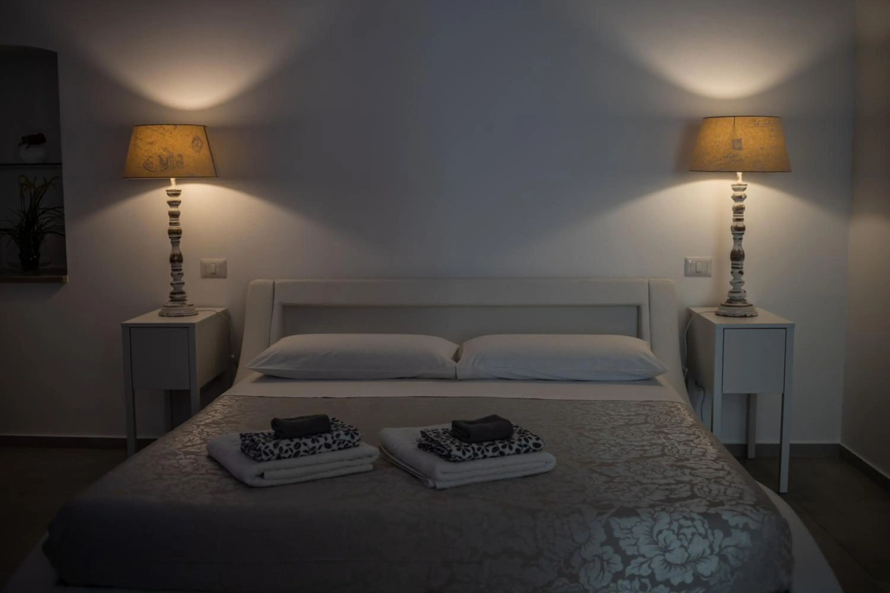 Bed in Vincent Suite Luxury B&B