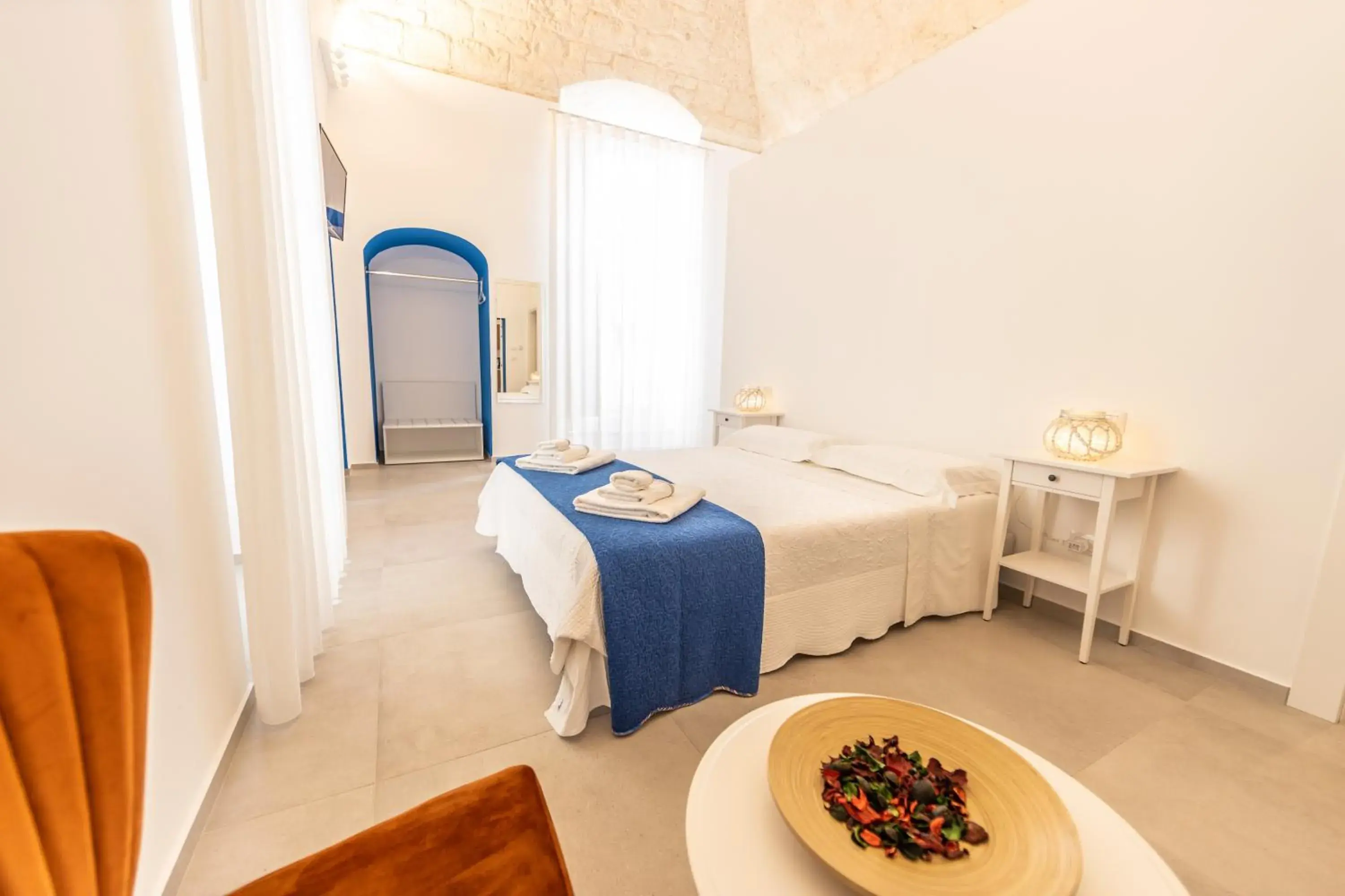 Deluxe Room - single occupancy in Vincent Suite Luxury B&B Deluxe Room - single occupancy in Vincent Suite Luxury B&B