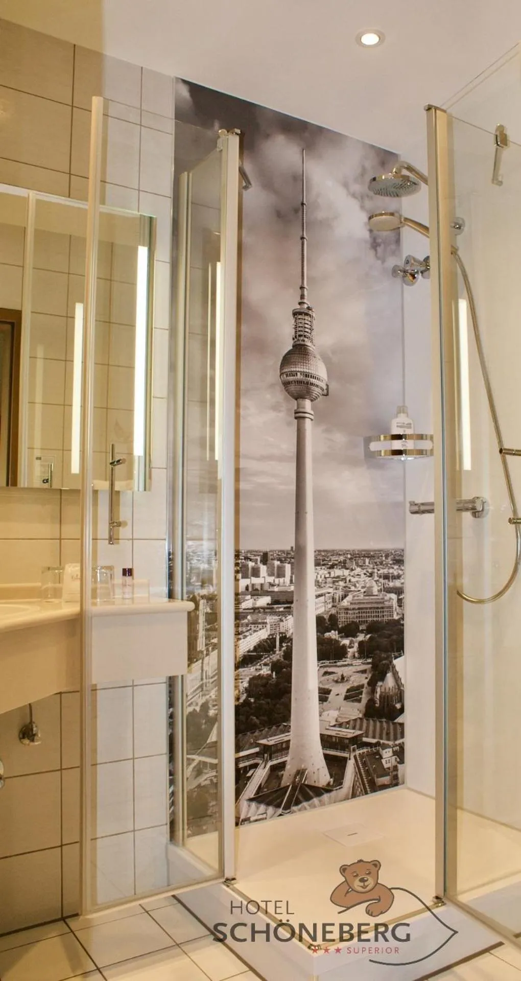 Shower in Hotel Schöneberg