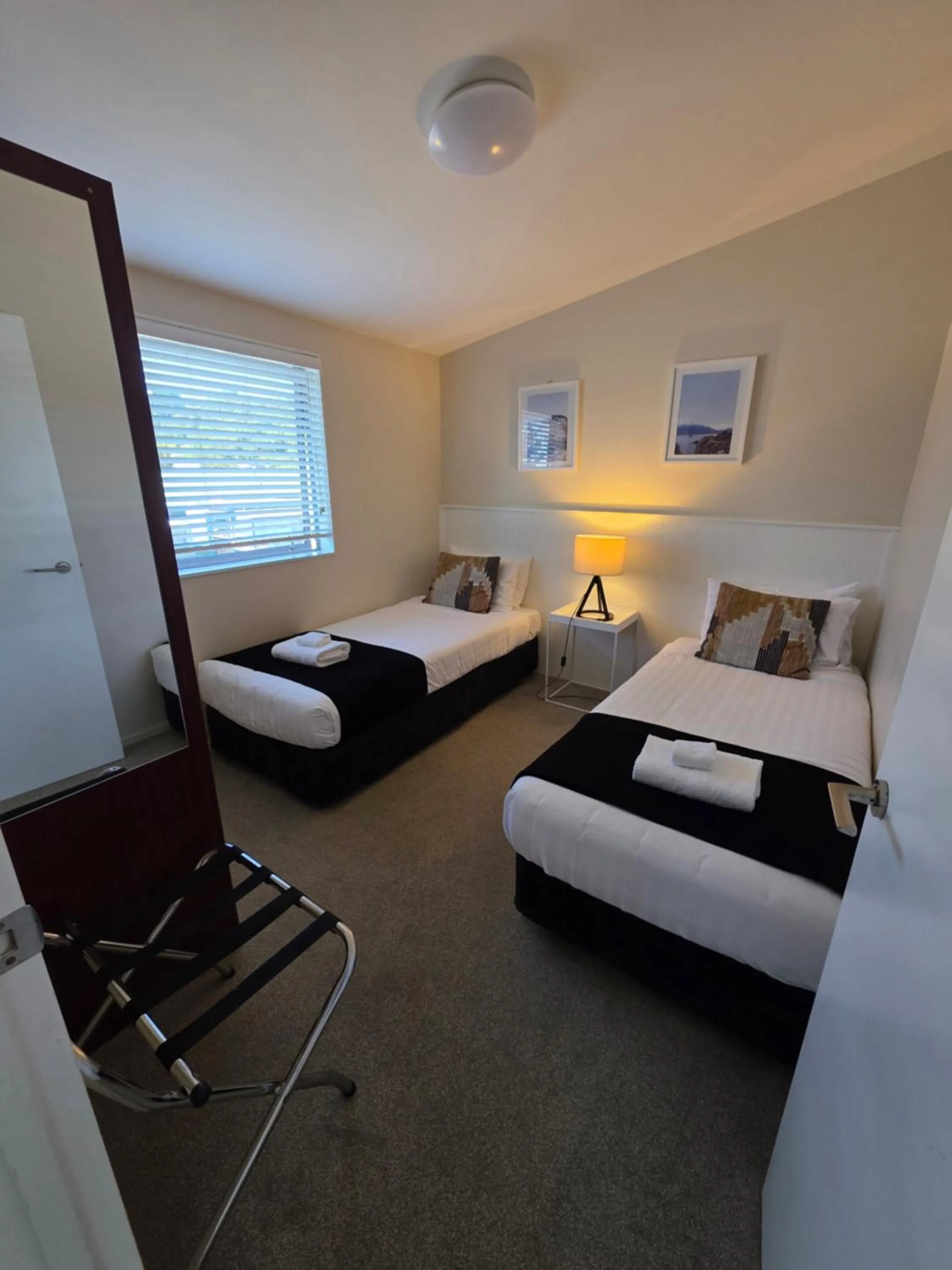 Bedroom, Bed in Kaikoura Waterfront Apartments