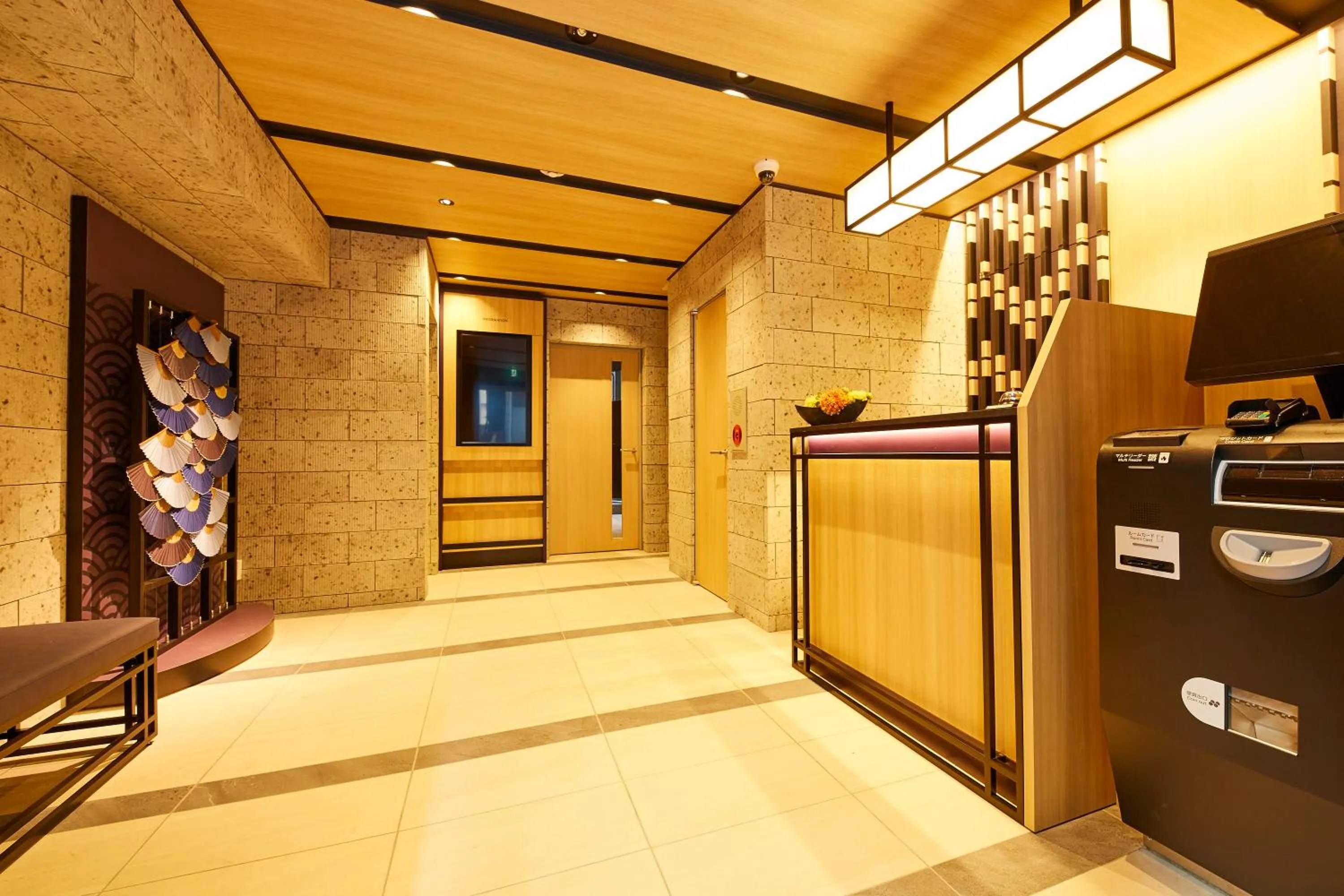 Lobby or reception in MONday Apart Premium HAMAMATSUCHO