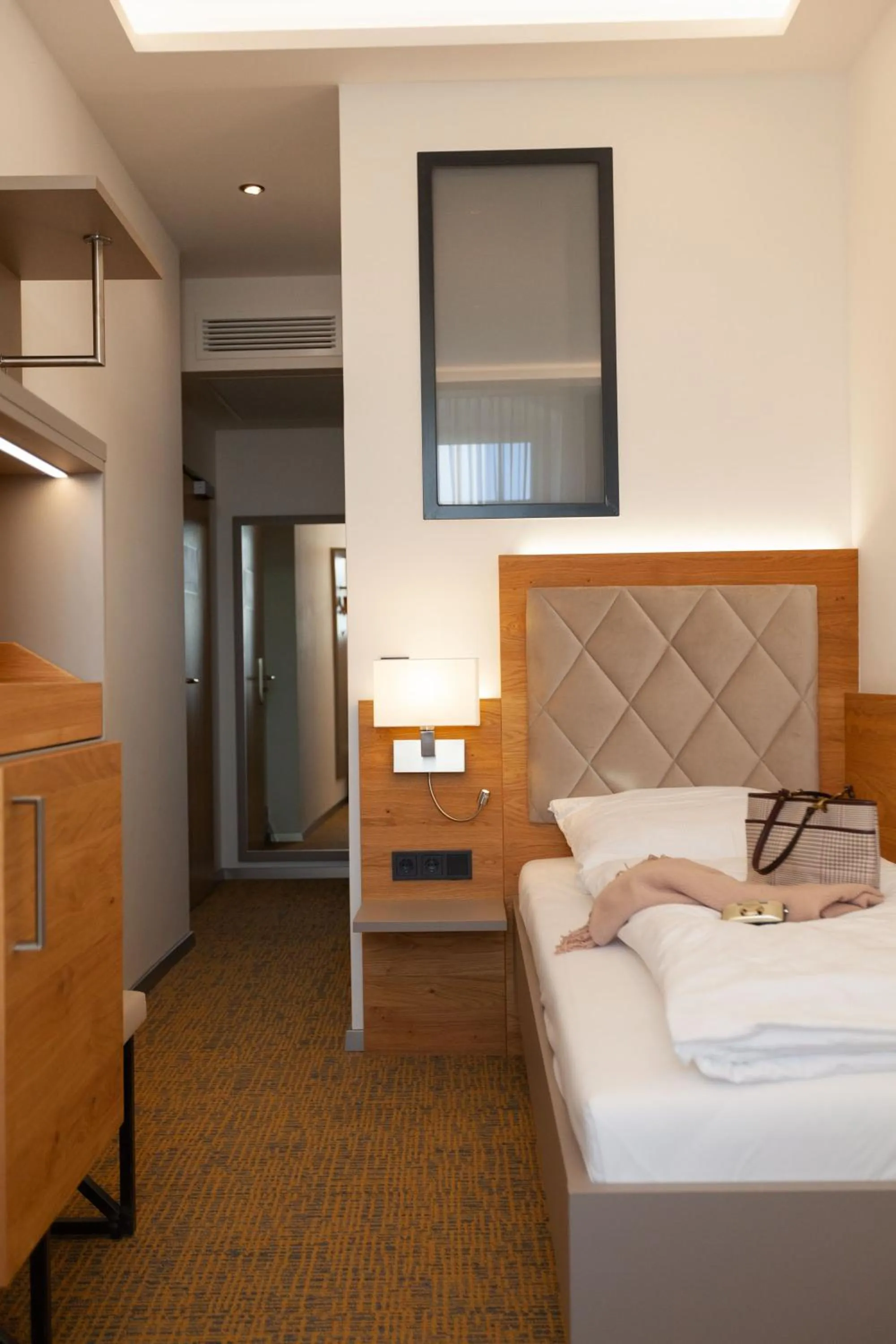 Photo of the whole room, Bed in Hotel Ross