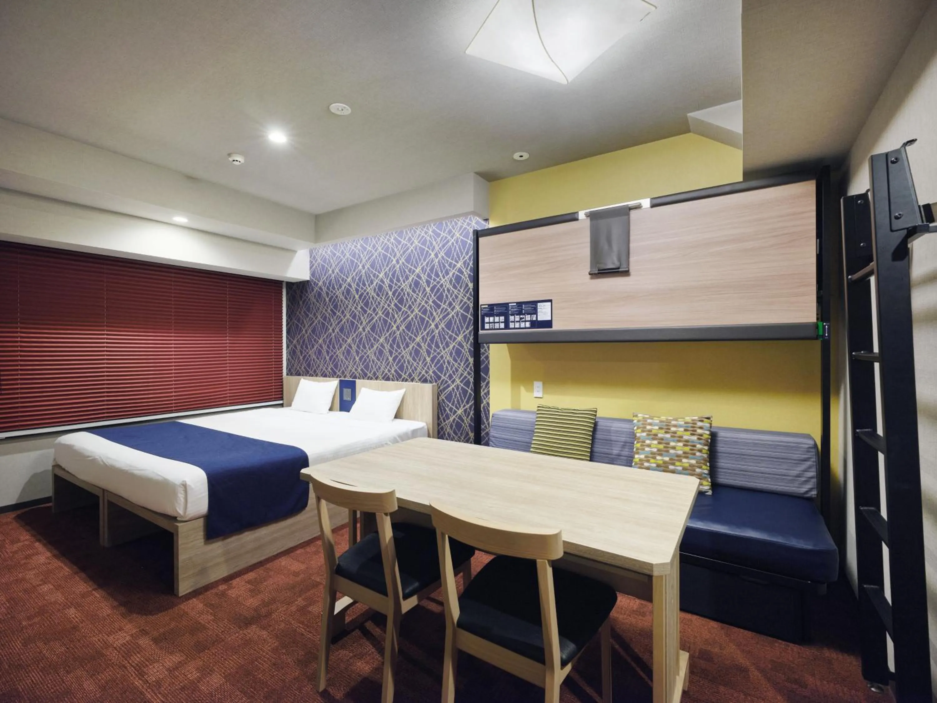 Bed in MONday Apart Premium 日本橋