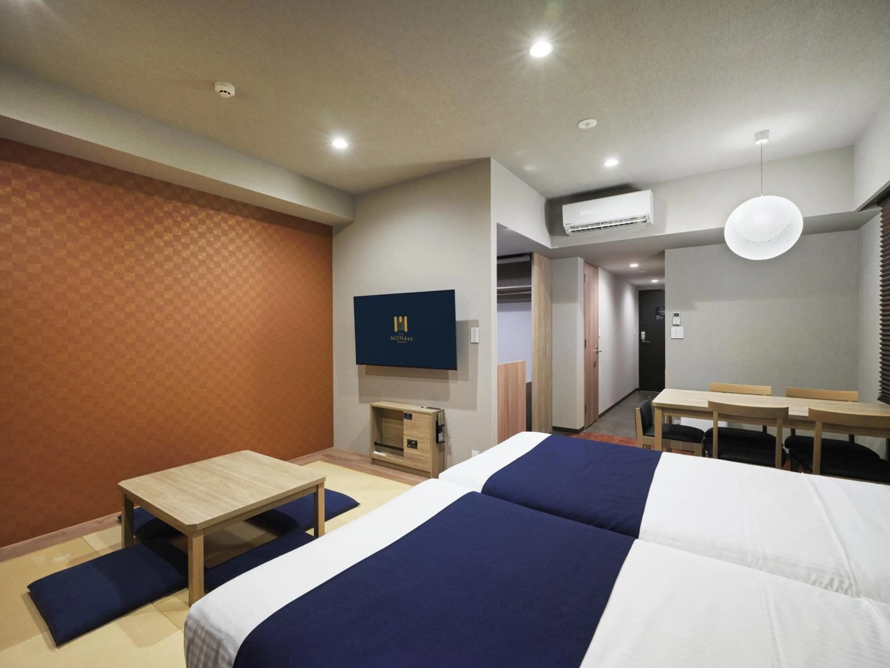 Bed in MONday Apart Premium 日本橋