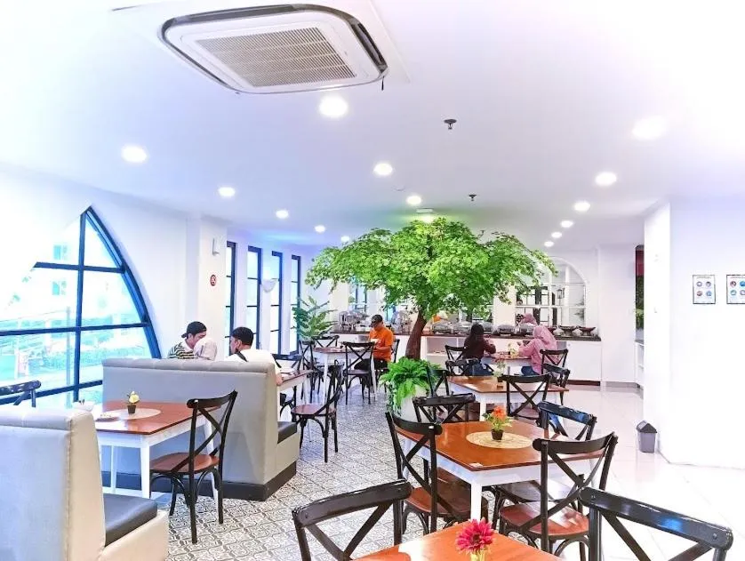 Restaurant/places to eat in Dafam Enkadeli Thamrin Jakarta Syariah