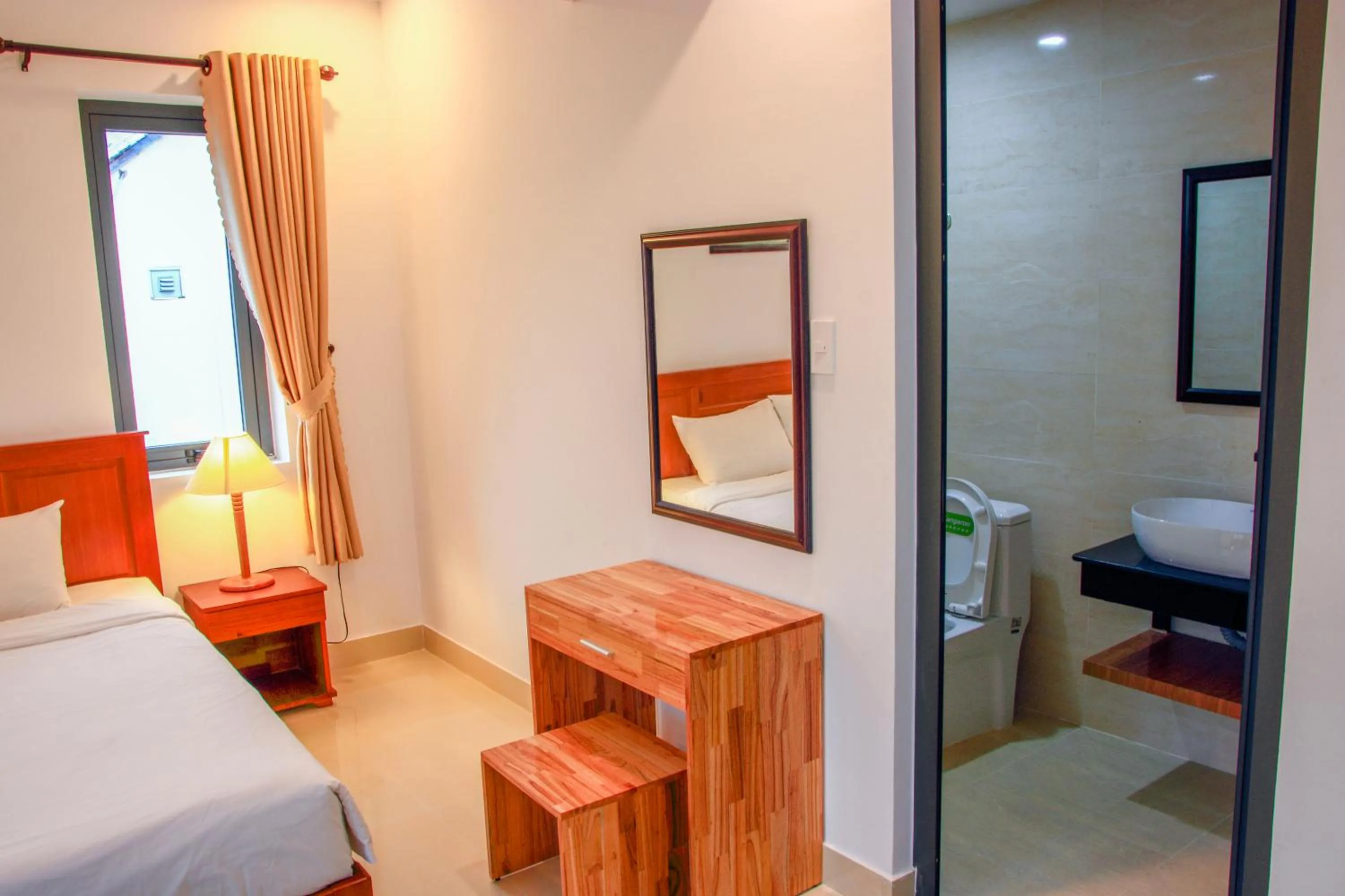 Photo of the whole room, Bed in Hoi An Town Of Viet House Homestay