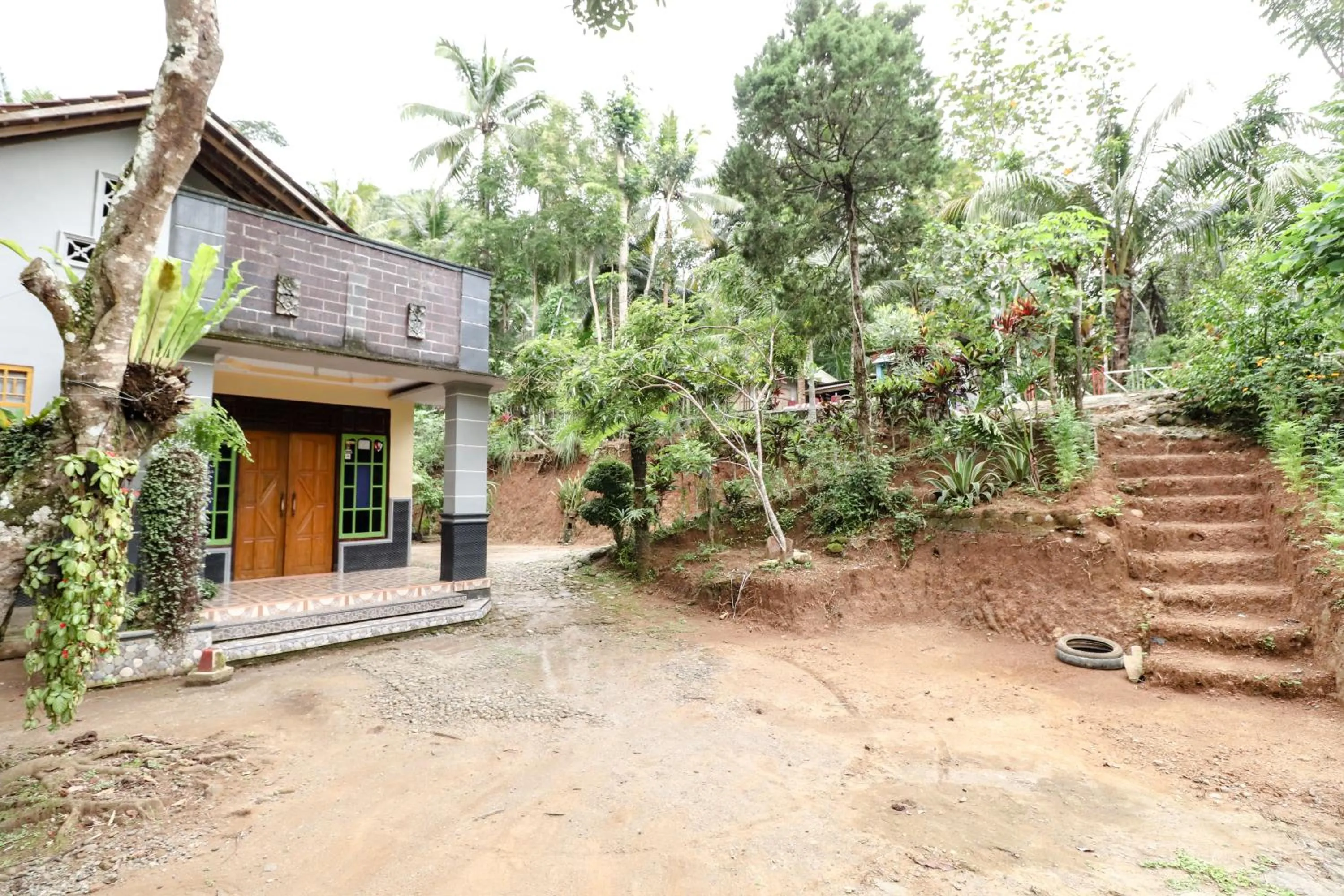 Property building in Jemakir Homestay