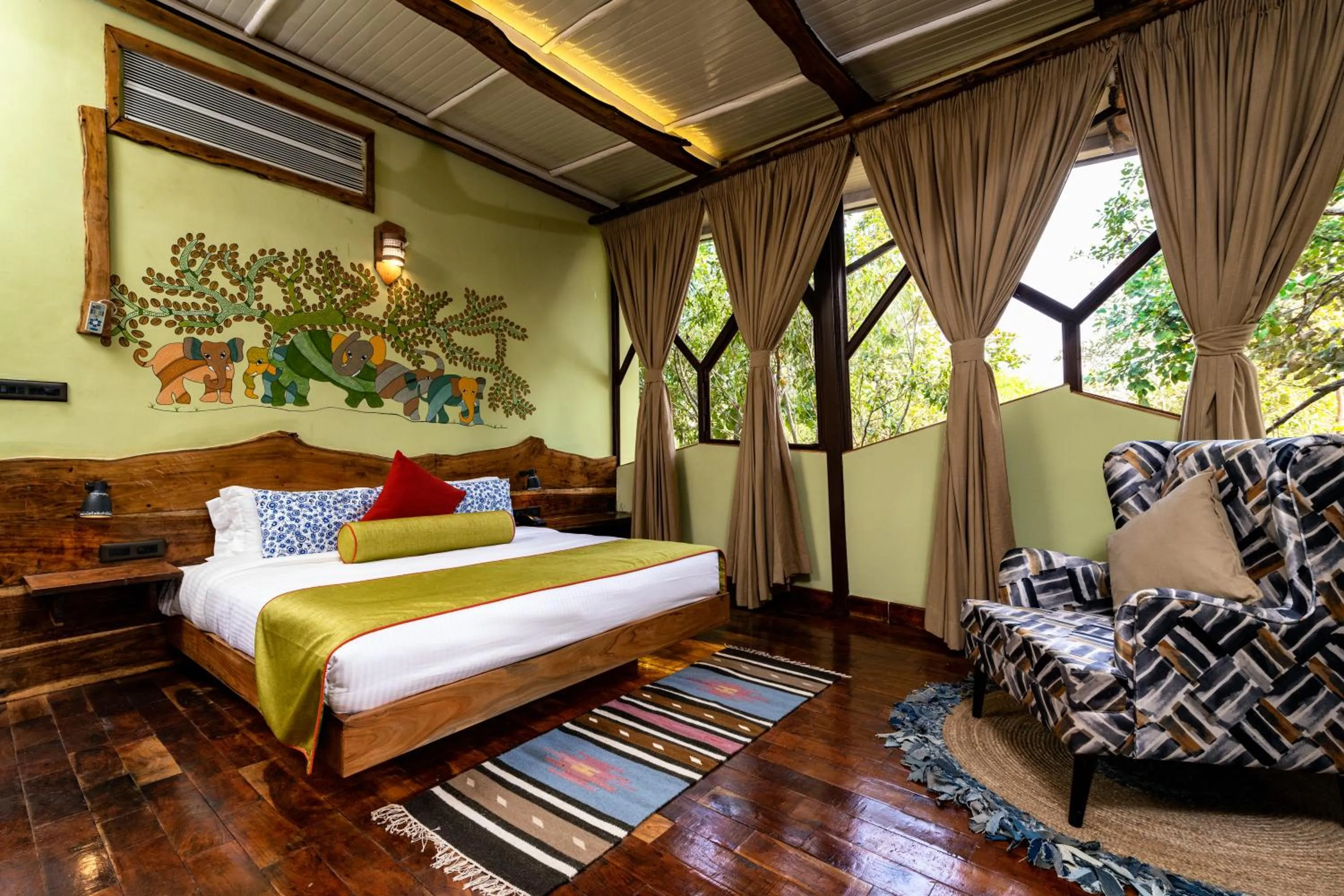 Bed in Kanha Jungle Camp