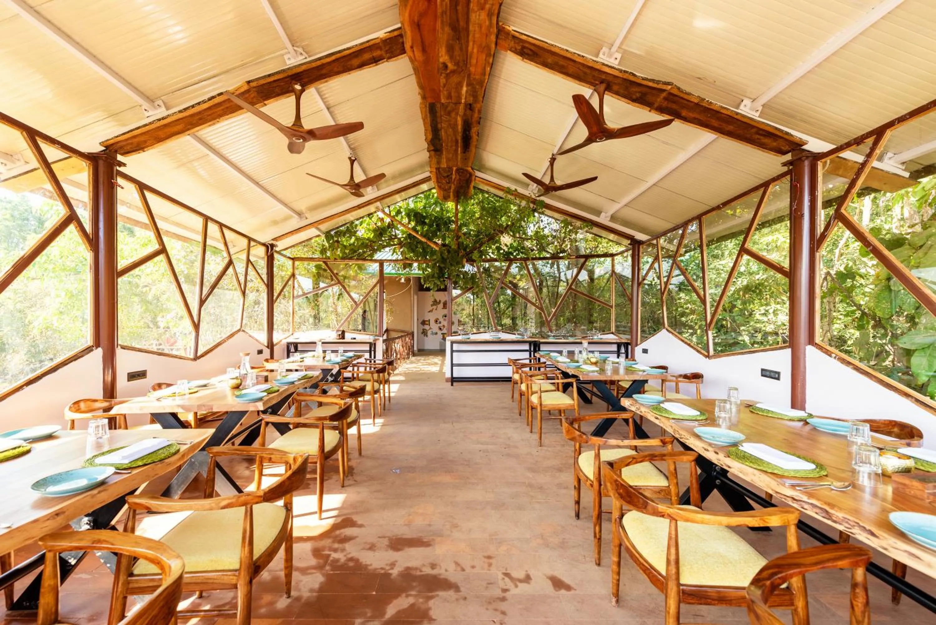 Restaurant/places to eat in Kanha Jungle Camp