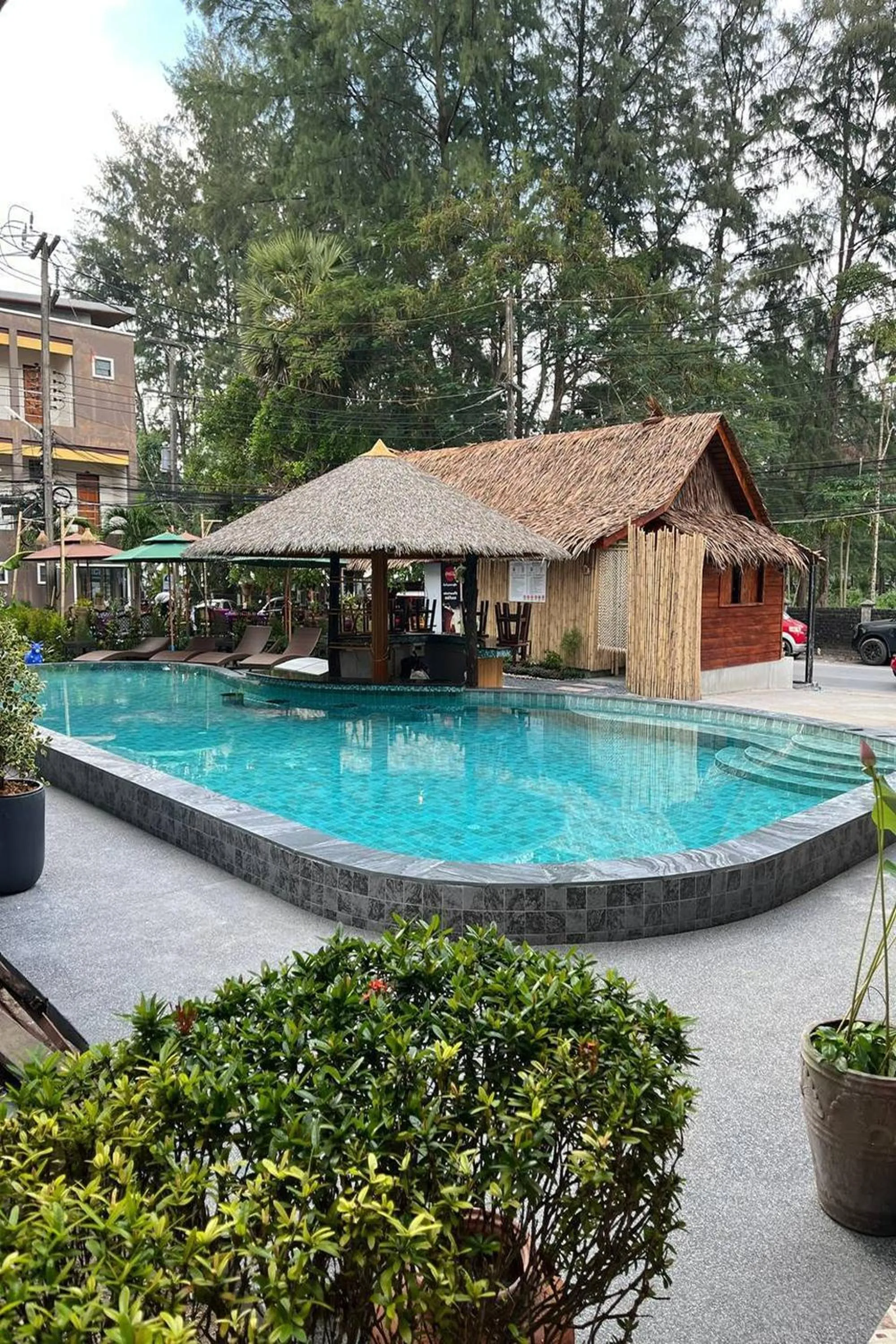 Swimming pool in Ginis Beach Resort