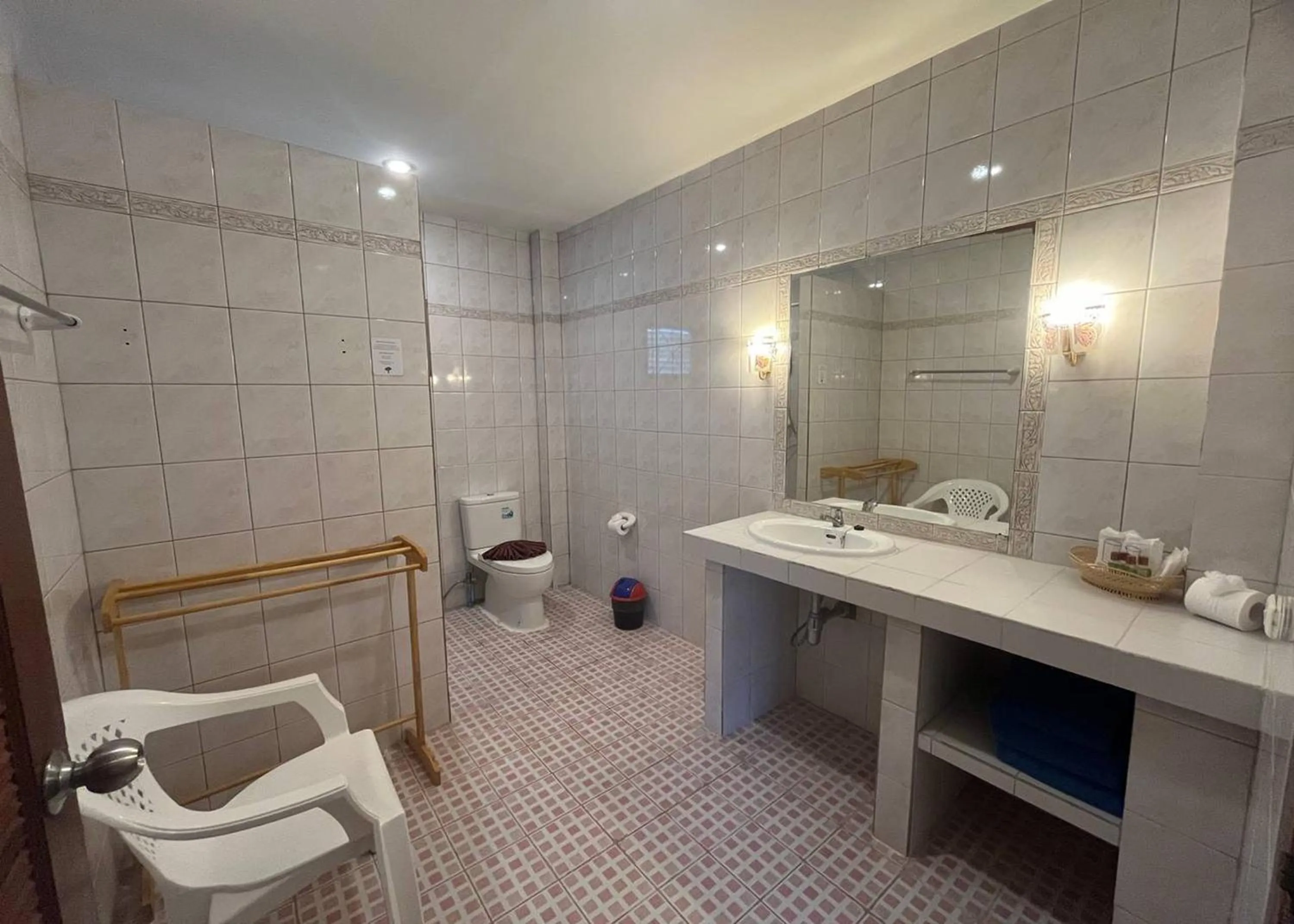 Bathroom in Ginis Beach Resort