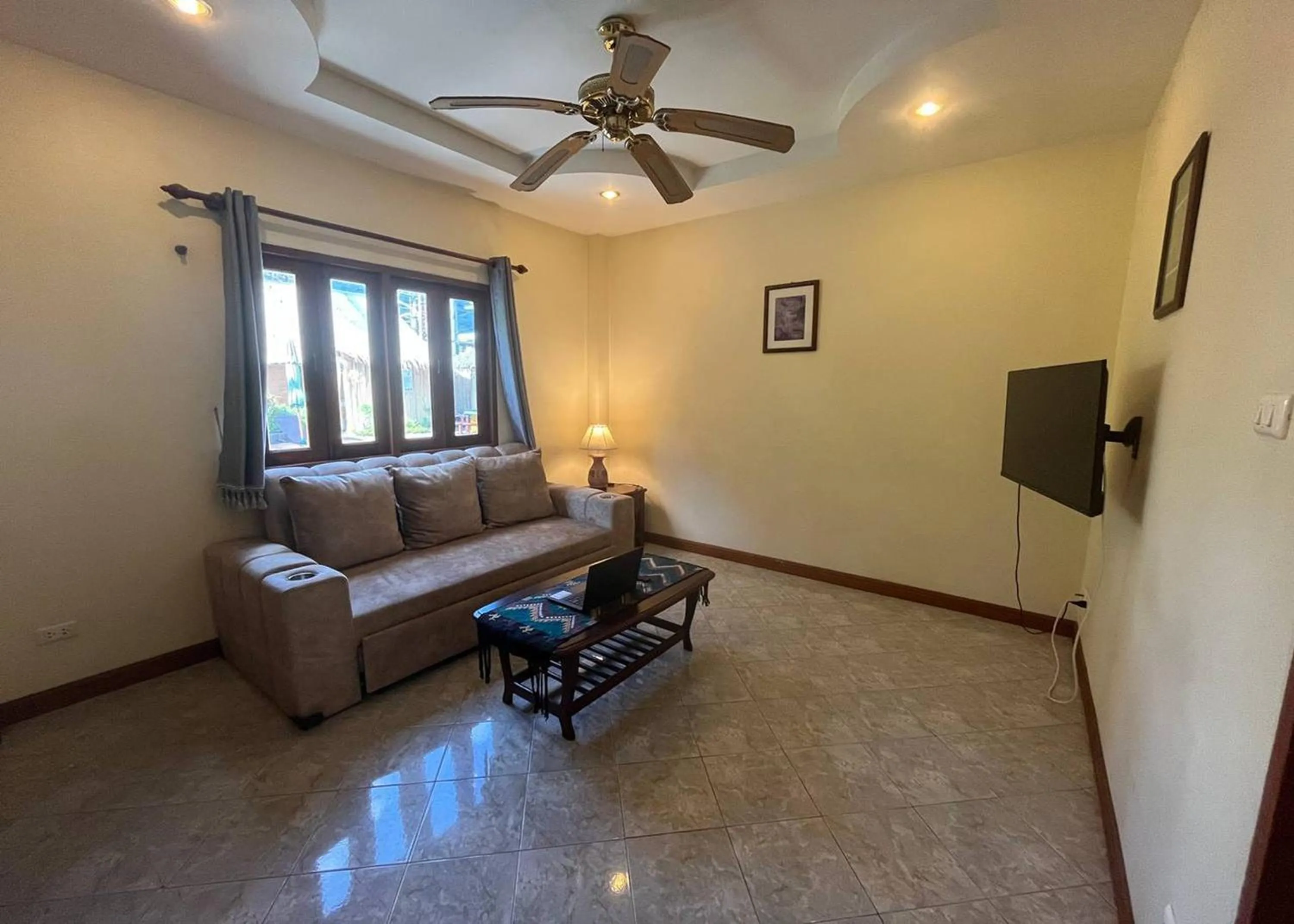 Seating area in Ginis Beach Resort